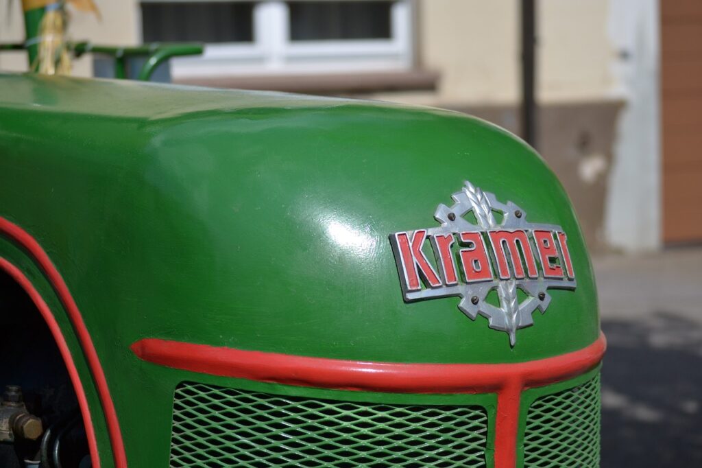 ancien tracteur Kramer