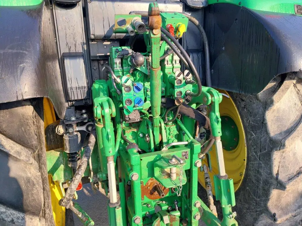 Image JOHN DEERE 6120M