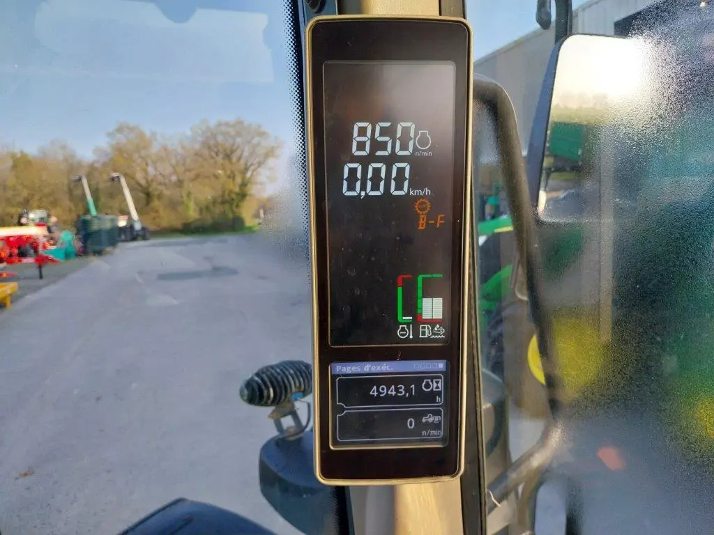 Image JOHN DEERE 6120M