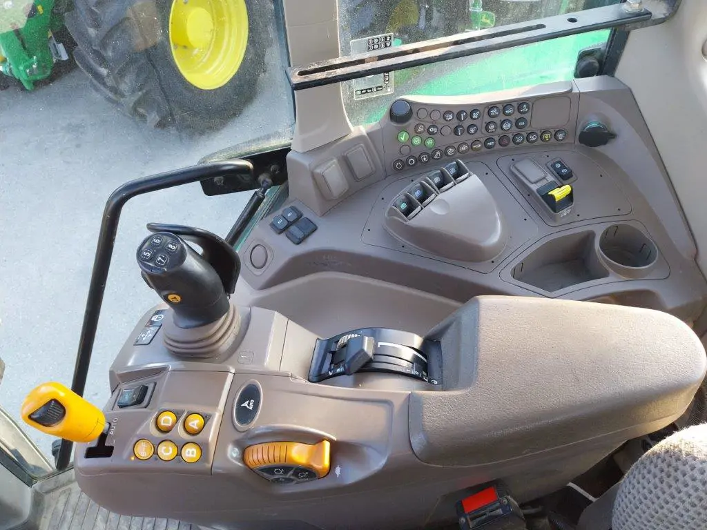 Image JOHN DEERE 6120M