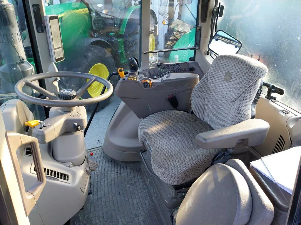 Image JOHN DEERE 6120M