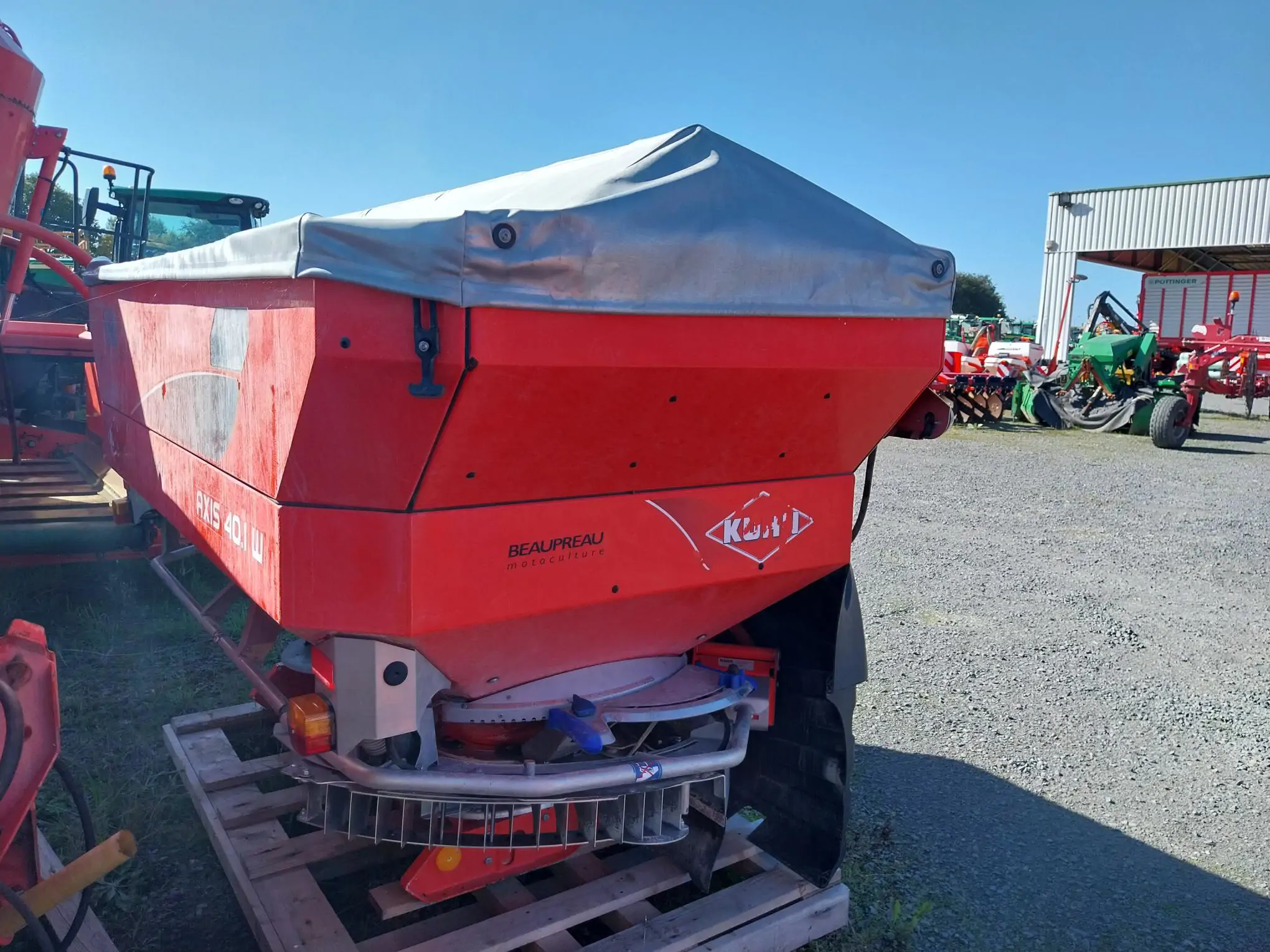 Image KUHN AXIS 40.1WT25 ISOBUS 2700L