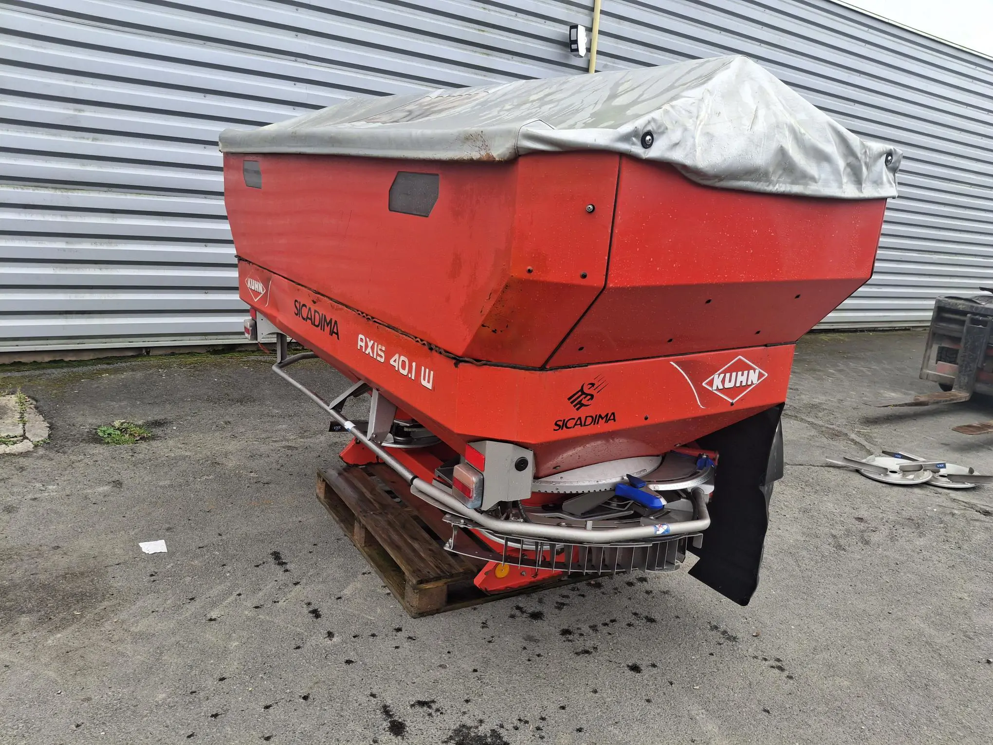 Image KUHN AXIS 40.1 WT25 2500