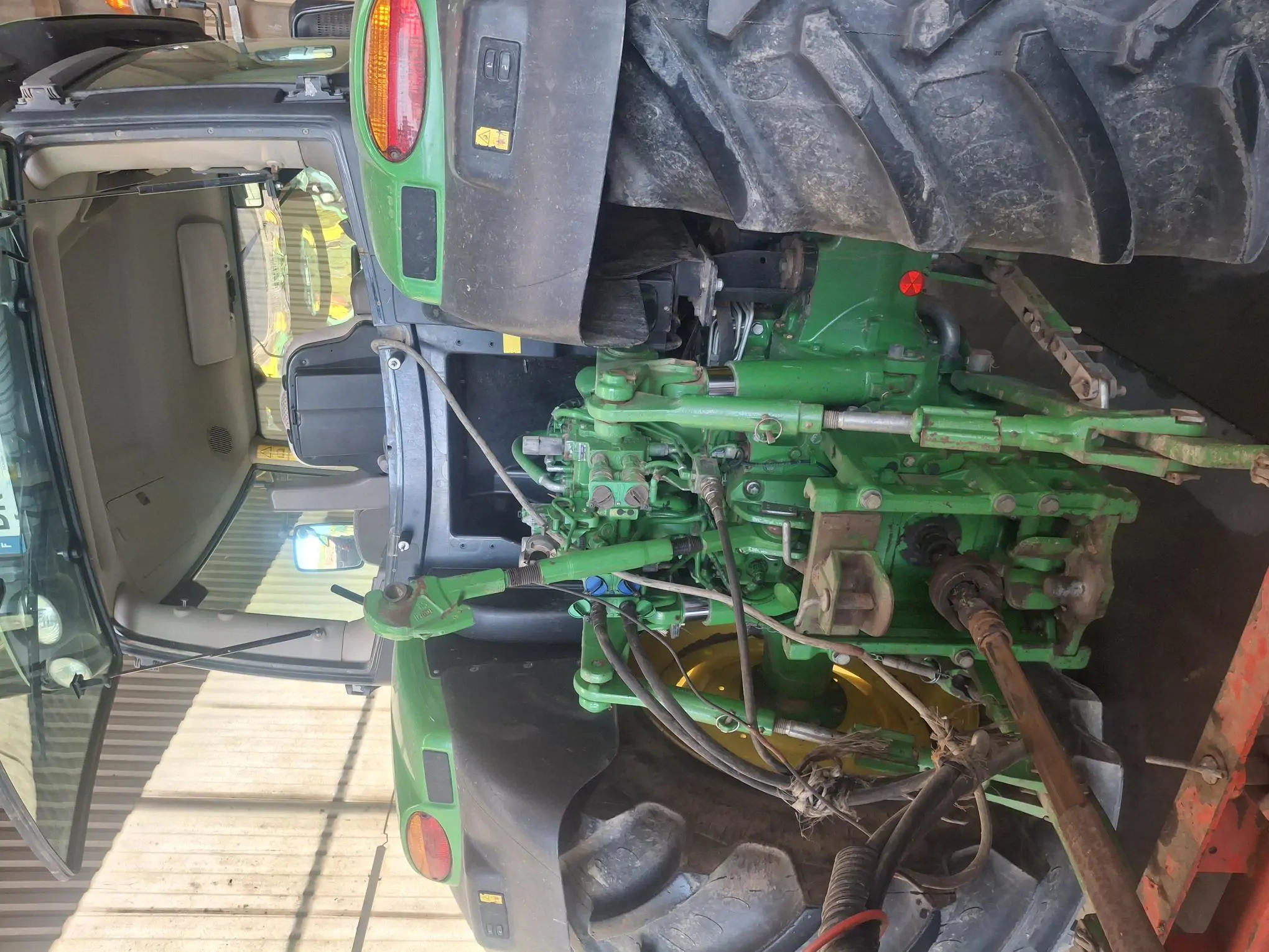 Image JOHN DEERE TRA JOHN DEERE 6140R