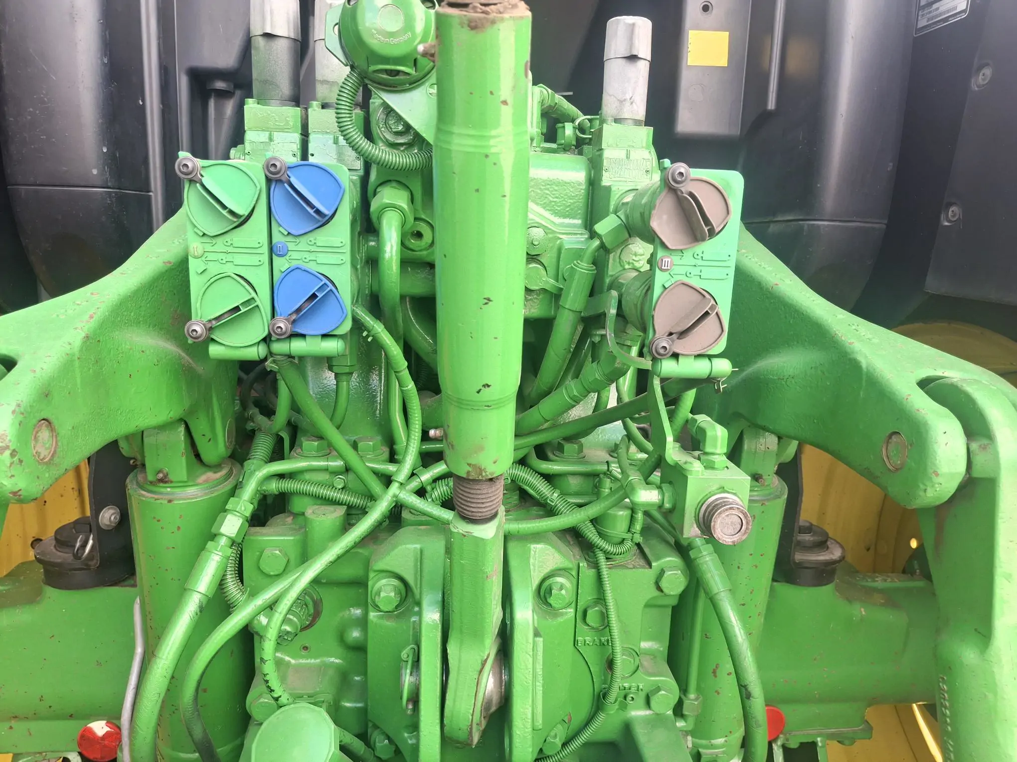 Image JOHN DEERE TRA JOHN DEERE 6140R