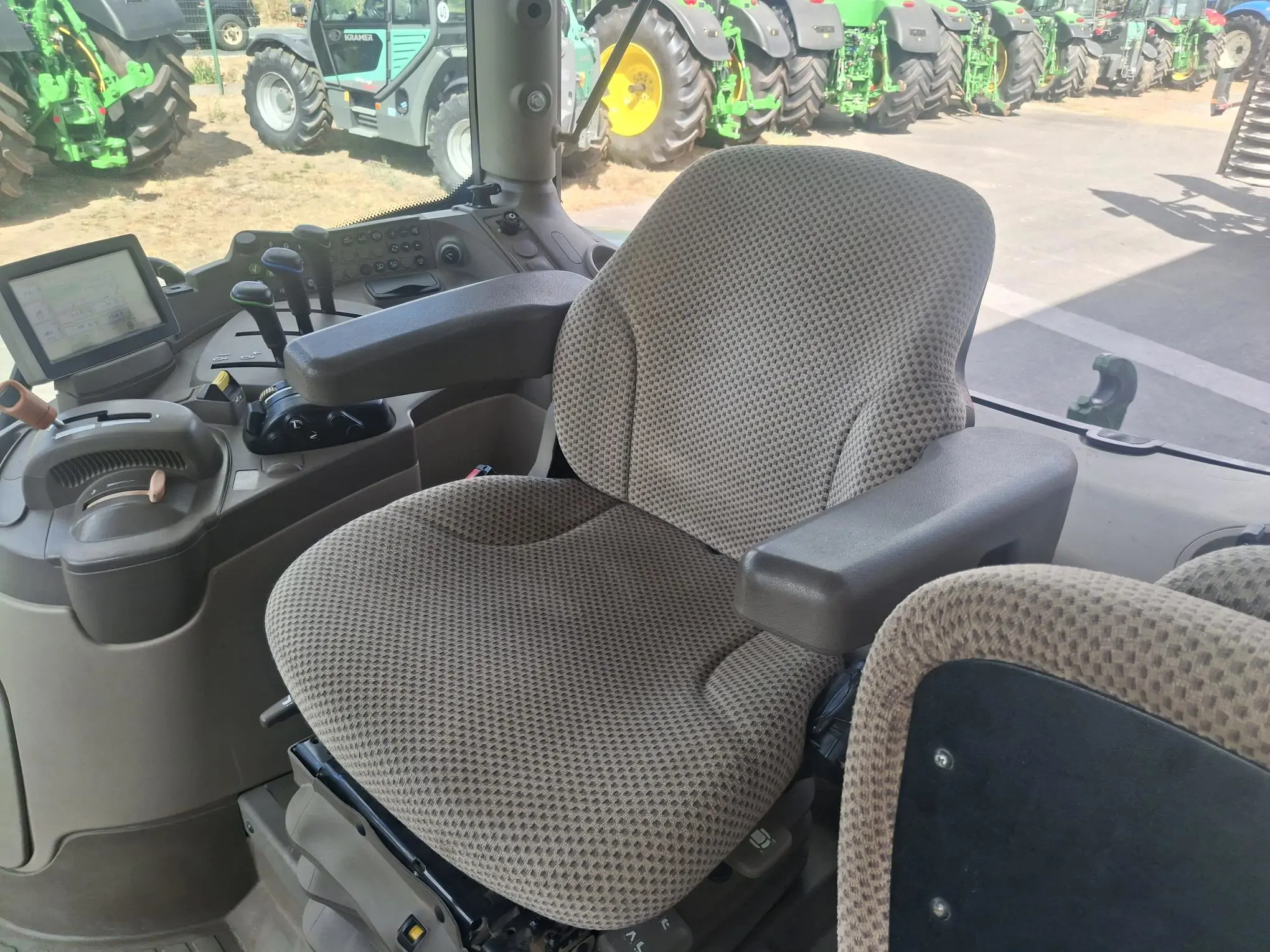Image JOHN DEERE TRA JOHN DEERE 6140R