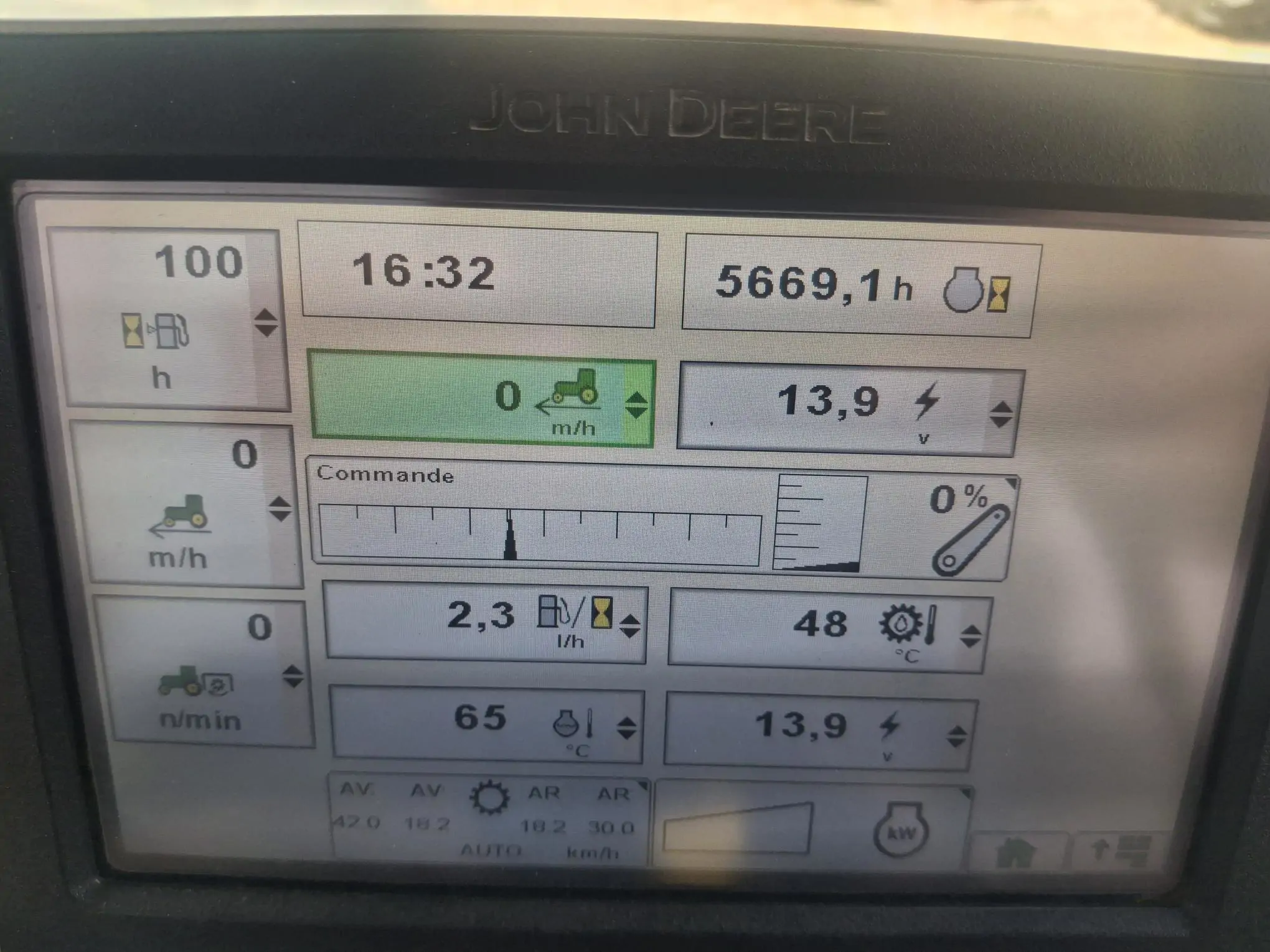 Image JOHN DEERE TRA JOHN DEERE 6140R