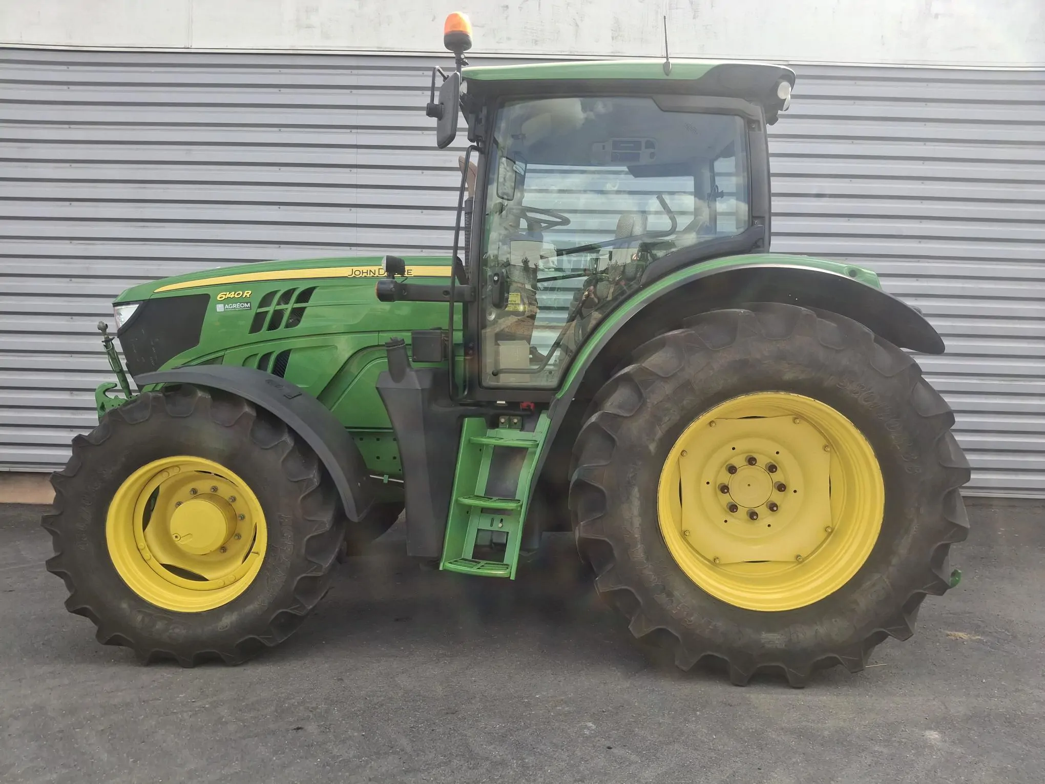 Image JOHN DEERE TRA JOHN DEERE 6140R