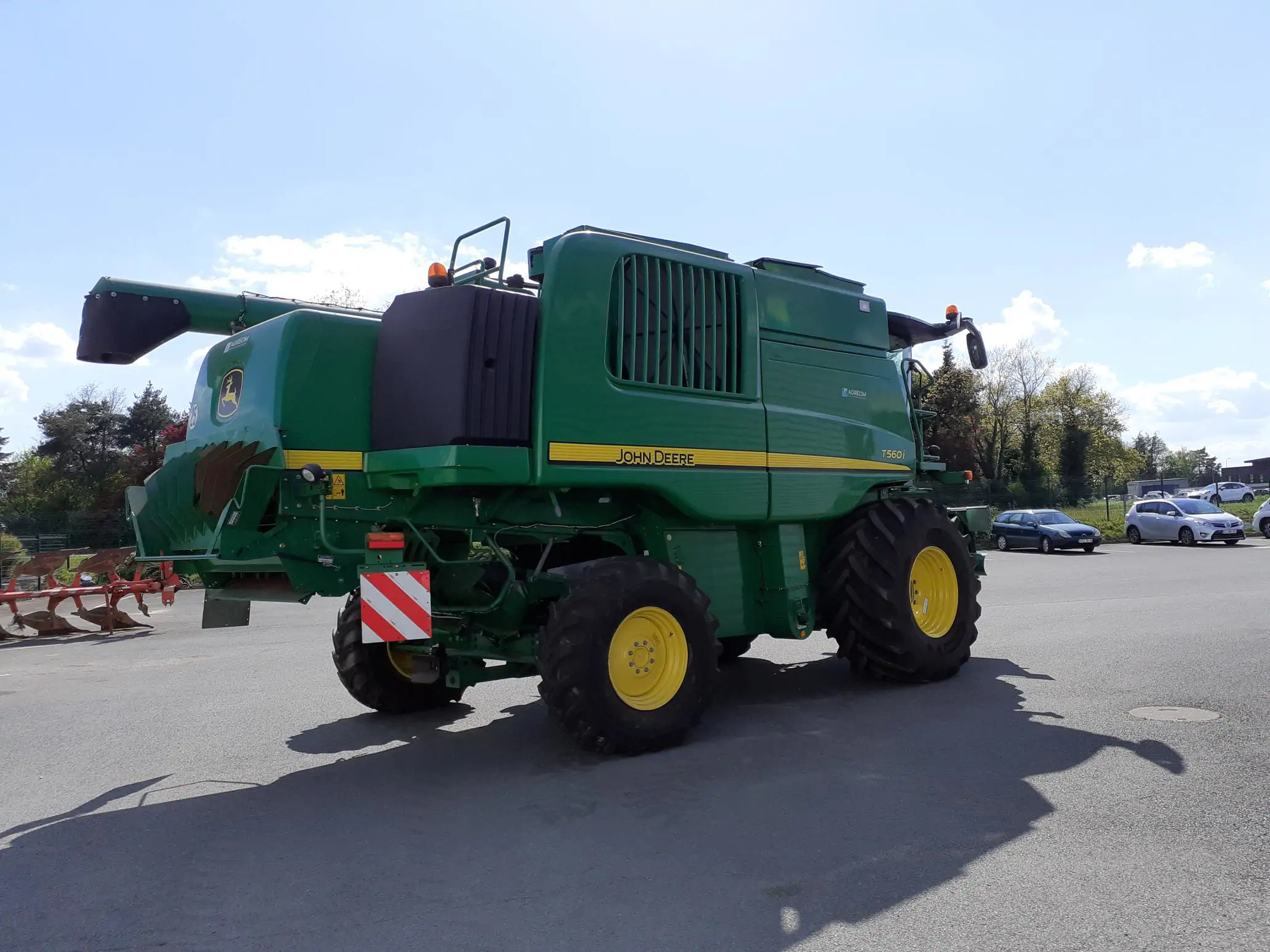 Image JOHN DEERE T560