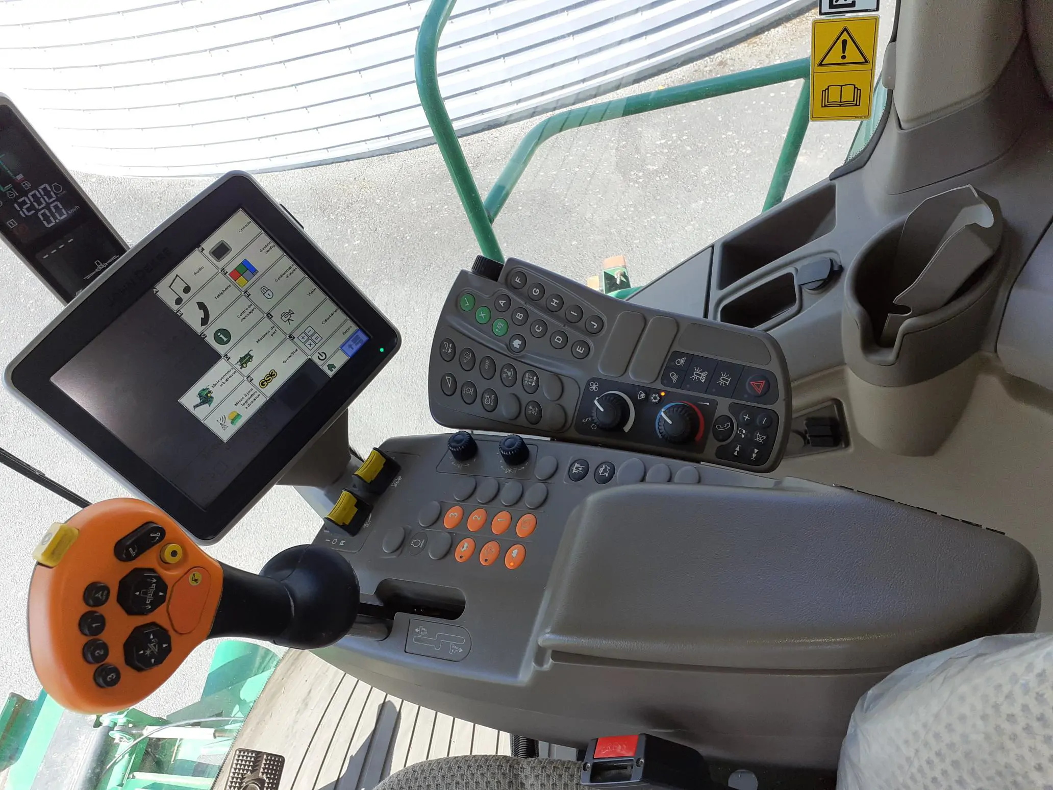 Image JOHN DEERE T560