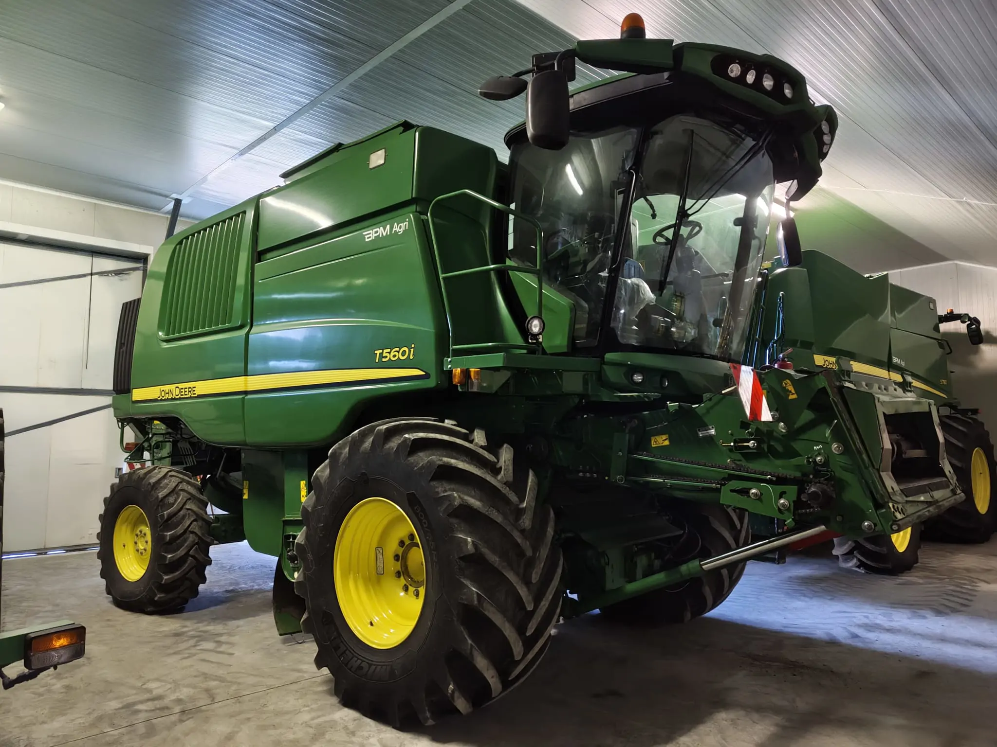 Photo JOHN DEERE T560