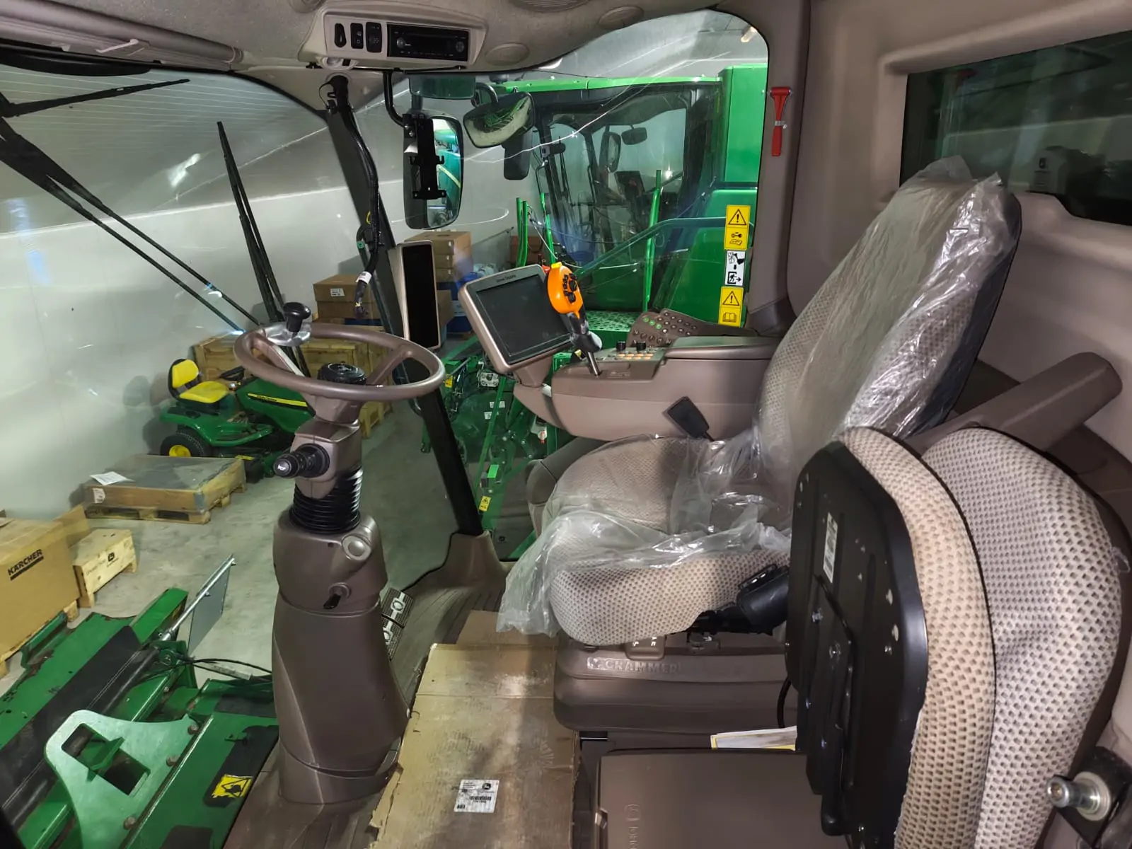 Image JOHN DEERE T560