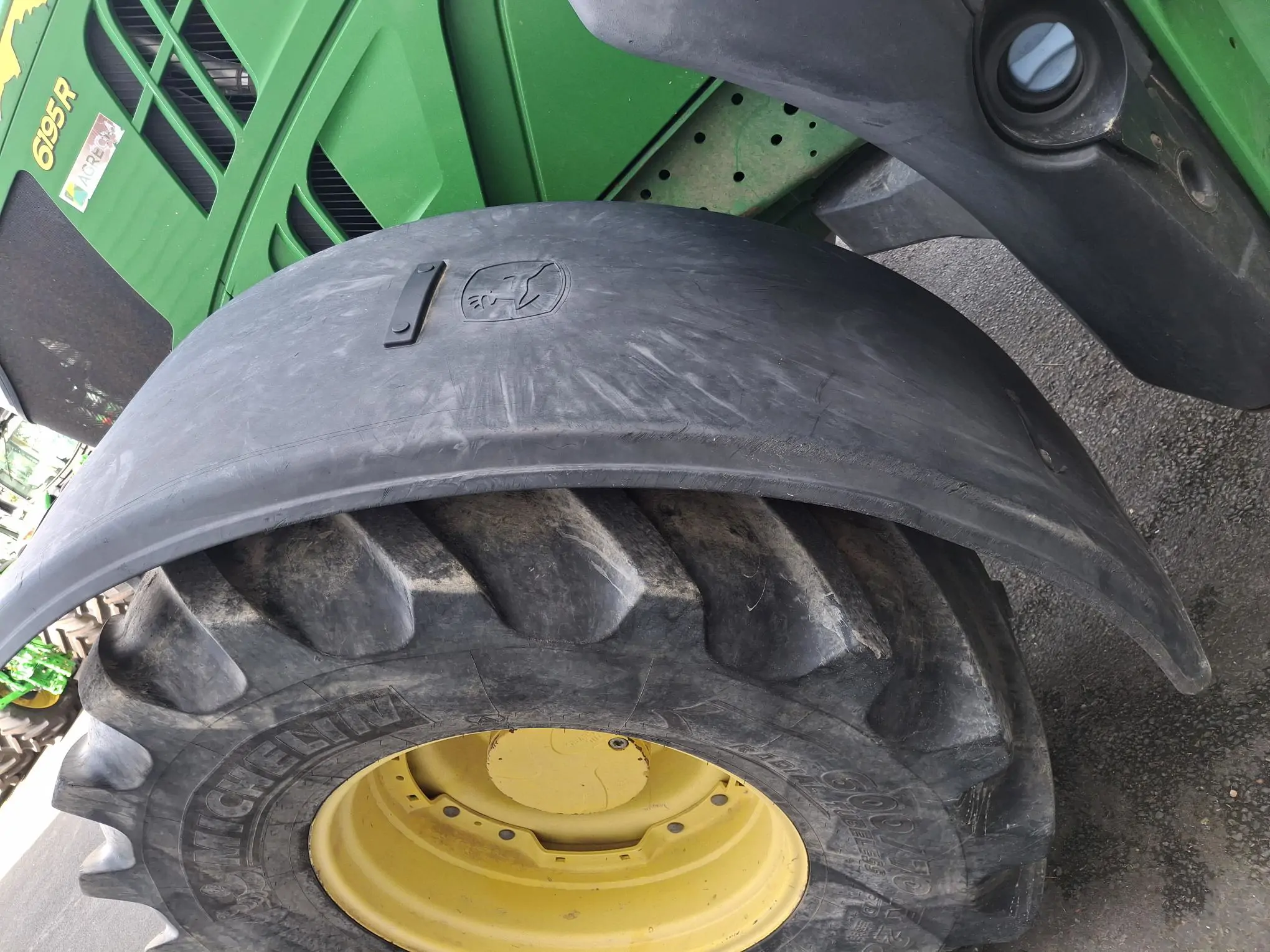 Image JOHN DEERE 6195R FT4