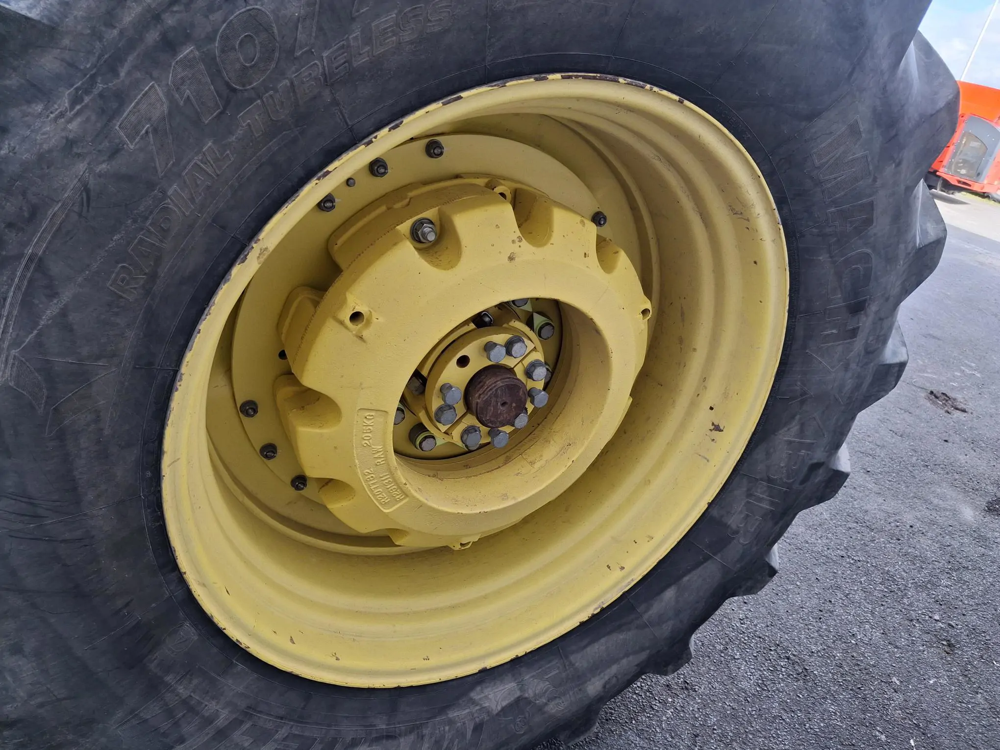 Image JOHN DEERE 6195R FT4