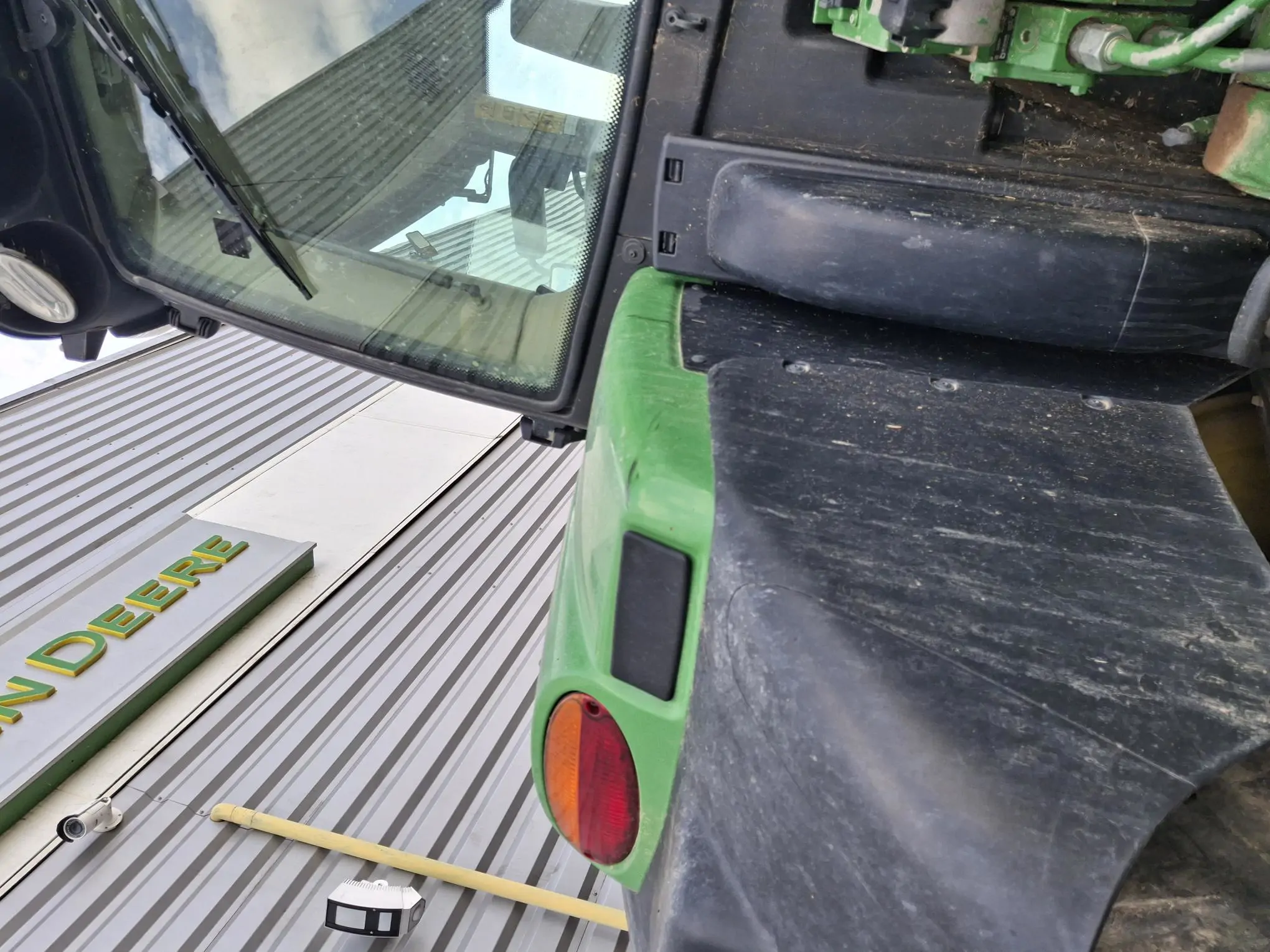 Image JOHN DEERE 6195R FT4