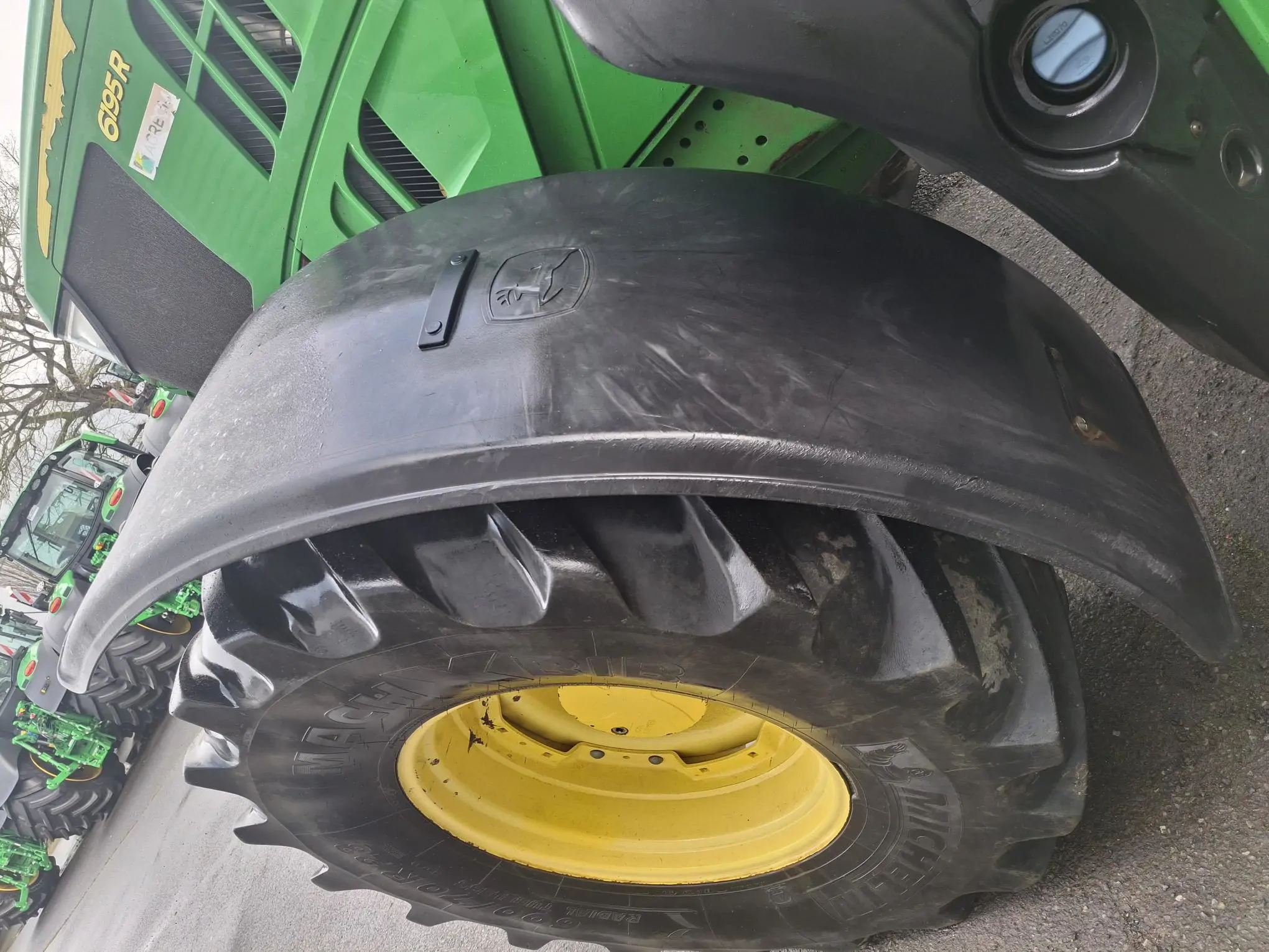 Image JOHN DEERE 6195R FT4