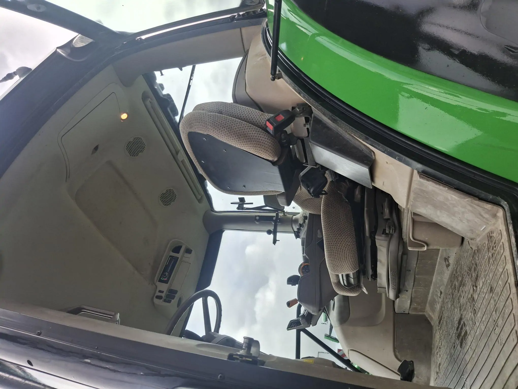 Image JOHN DEERE 6195R FT4