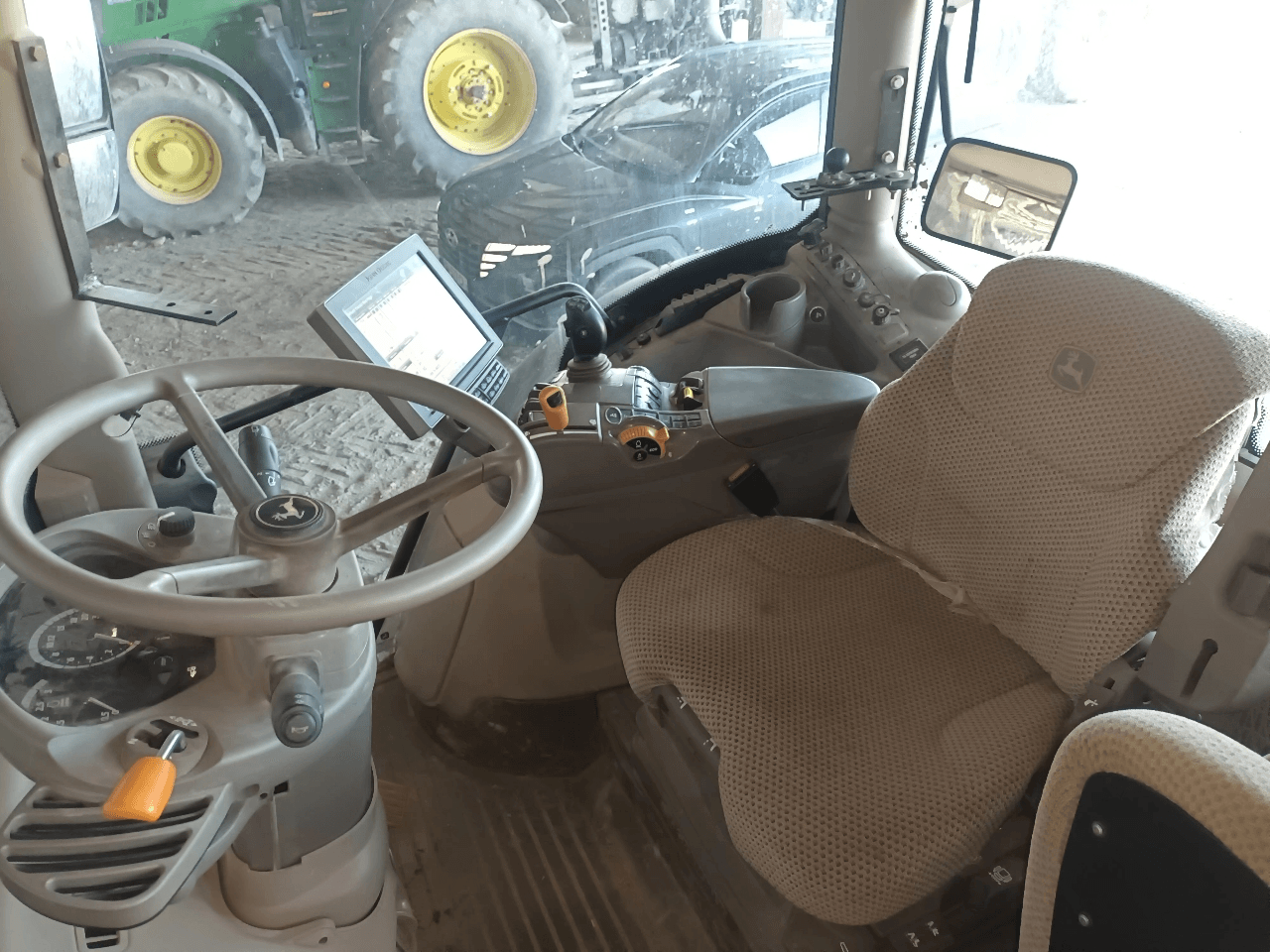 Image JOHN DEERE 6195R FT4