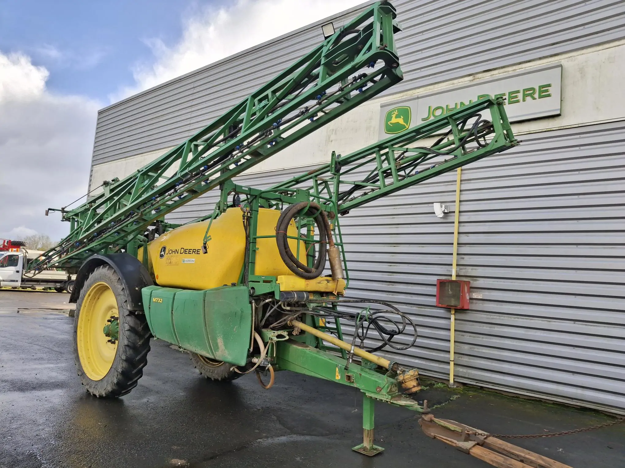 Photo JOHN DEERE PULVERISATEUR TRAINE M732