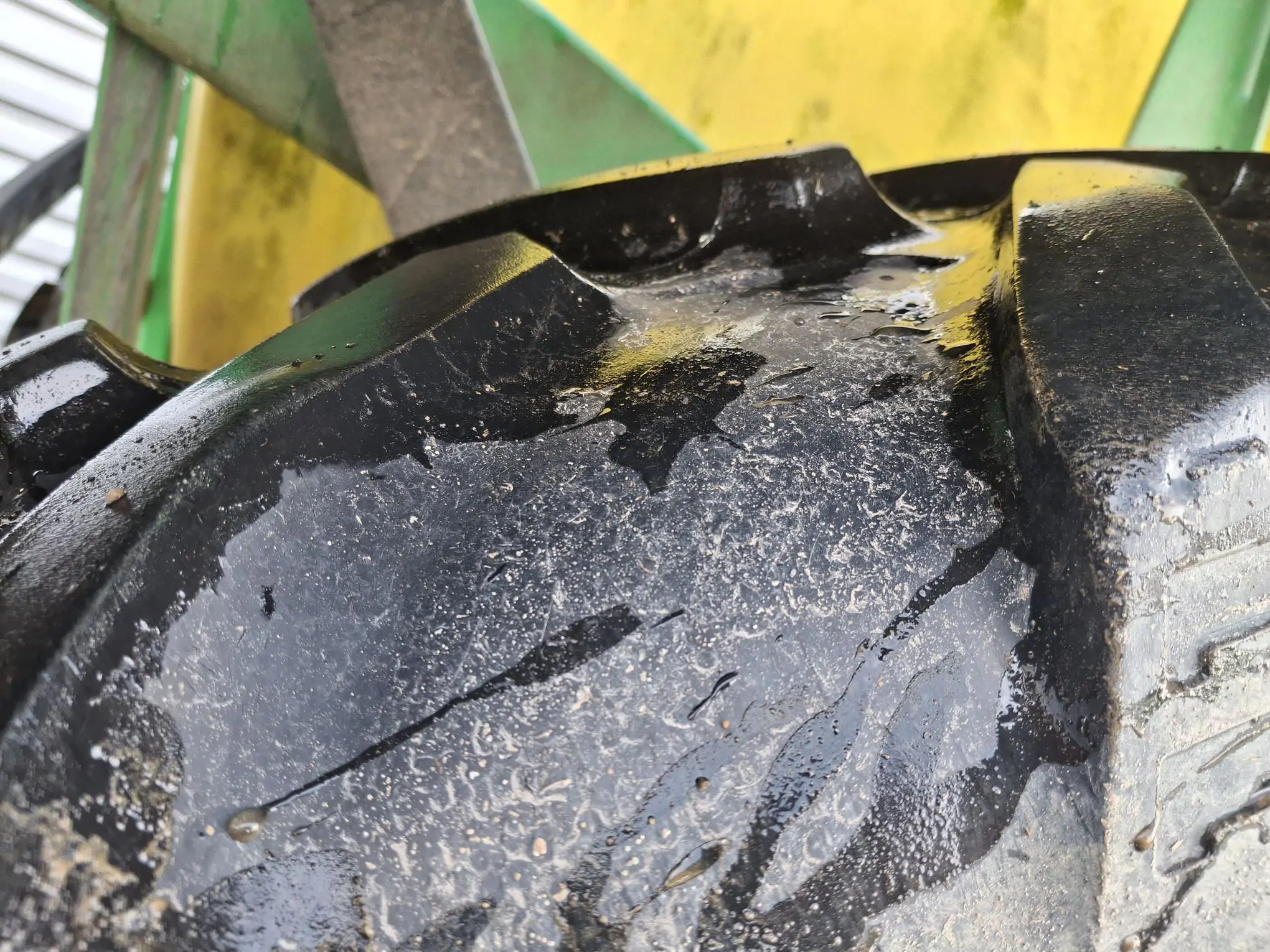 Image JOHN DEERE PULVERISATEUR TRAINE M732