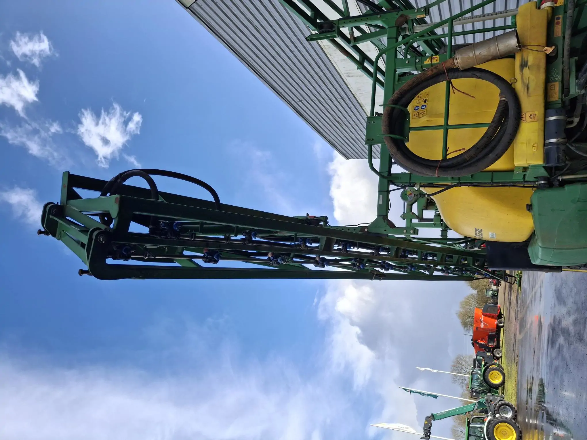 Image JOHN DEERE PULVERISATEUR TRAINE M732