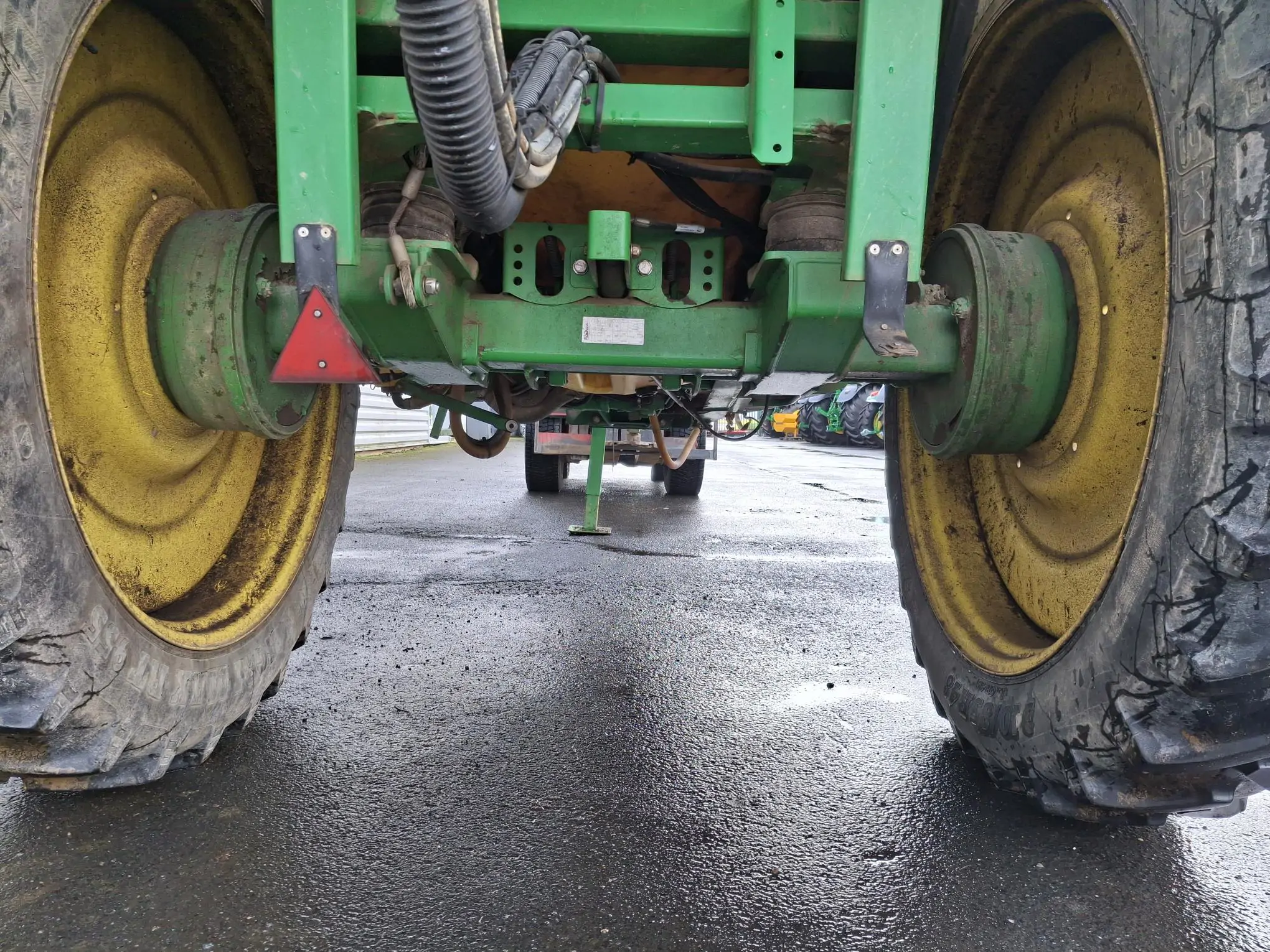 Image JOHN DEERE PULVERISATEUR TRAINE M732