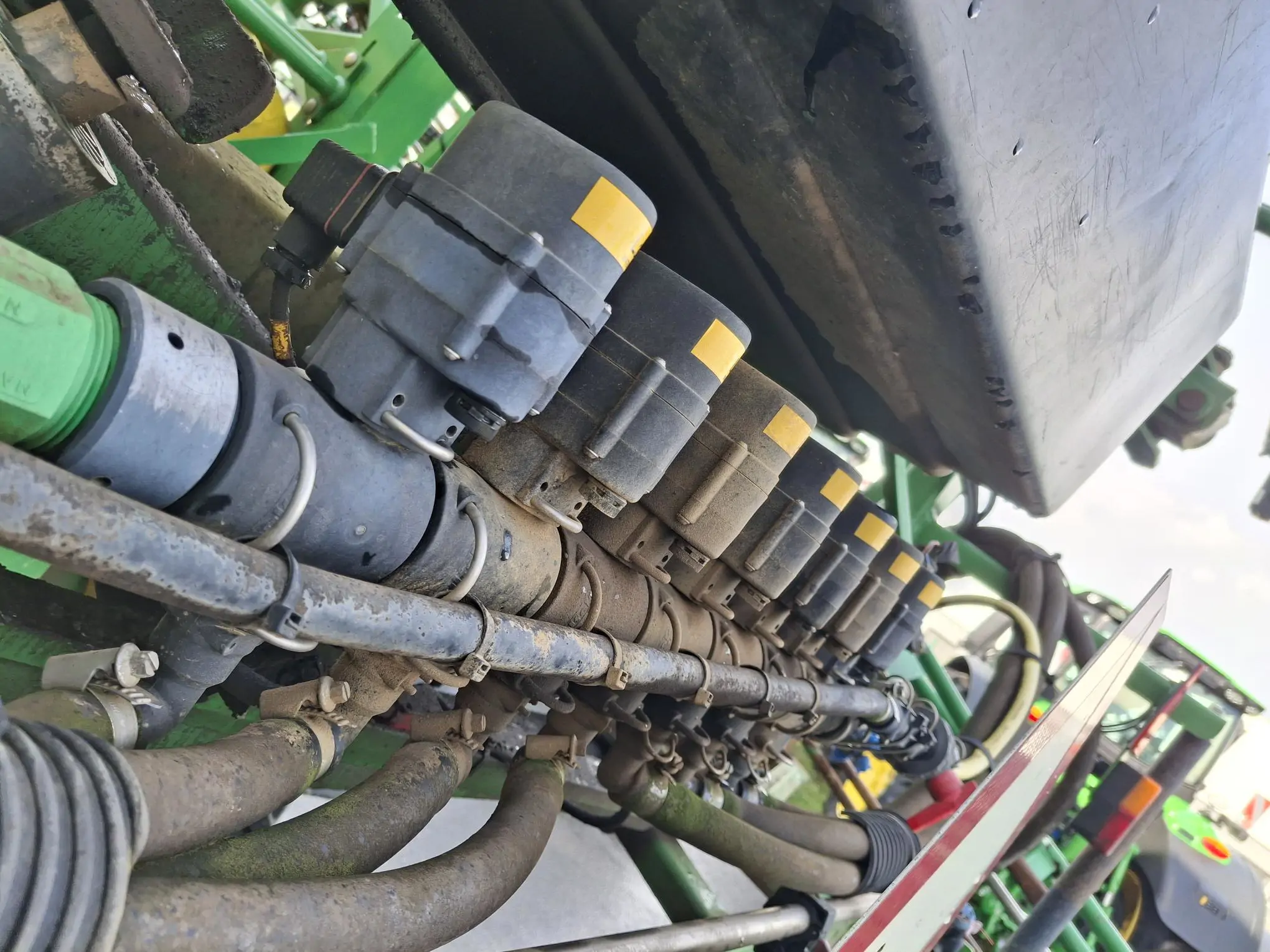 Image JOHN DEERE PULVERISATEUR TRAINE M732