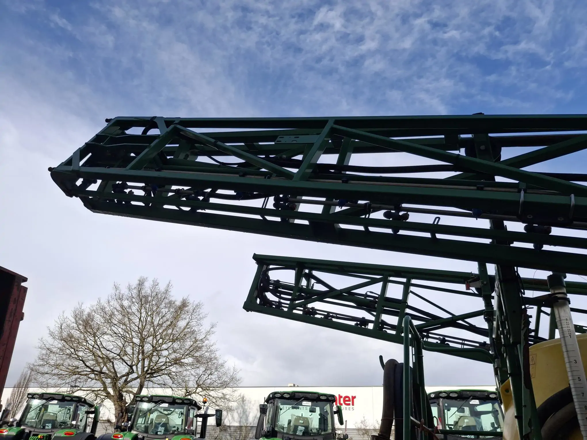 Image JOHN DEERE PULVERISATEUR TRAINE M732