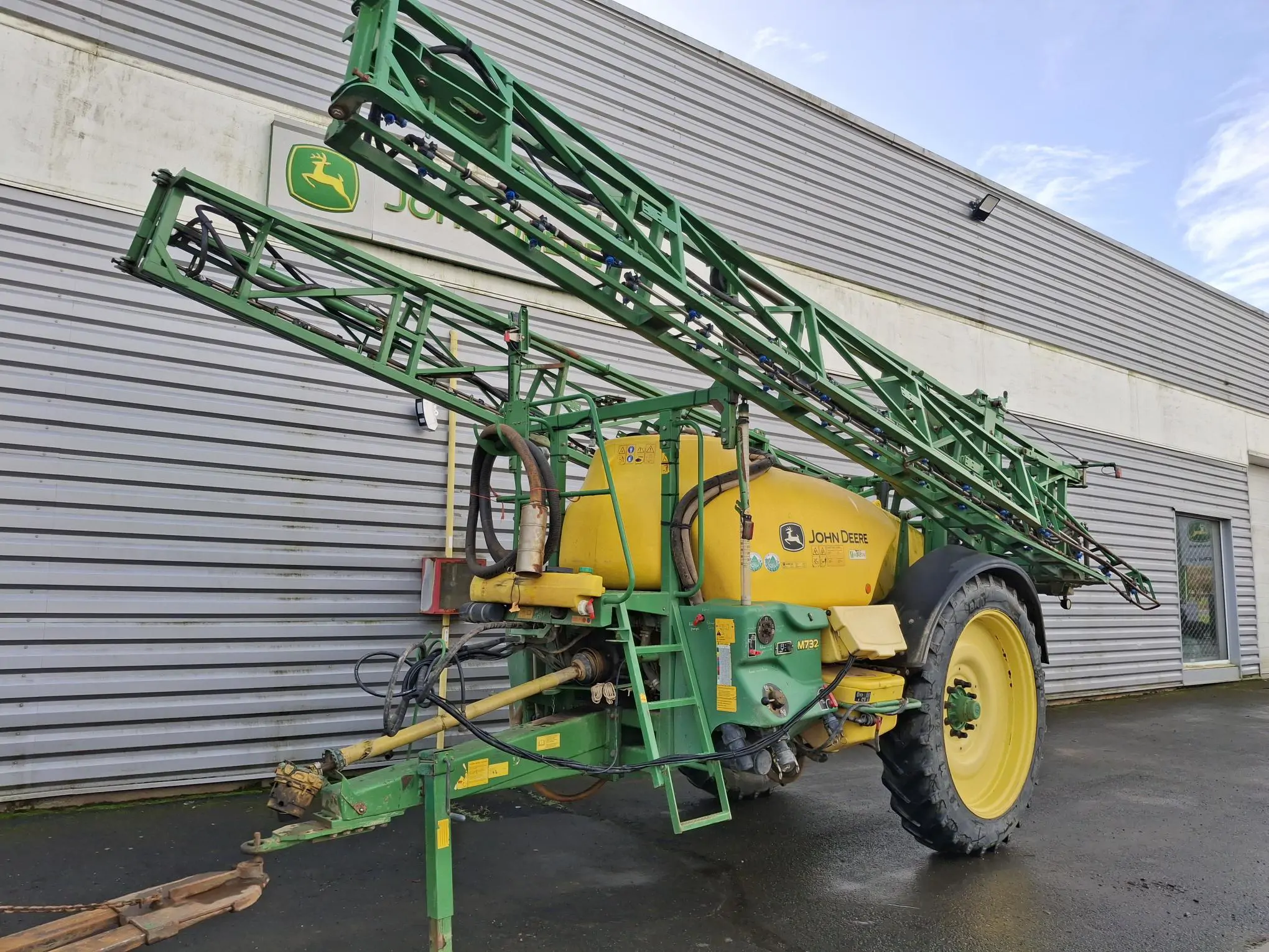 Image JOHN DEERE PULVERISATEUR TRAINE M732