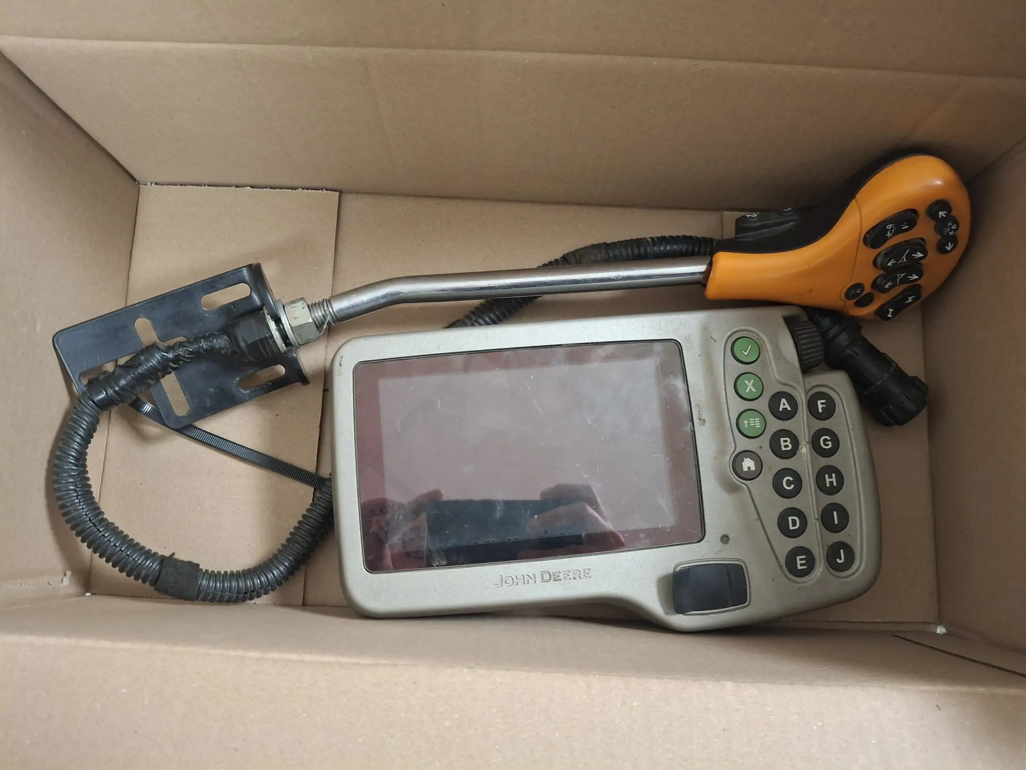 Image JOHN DEERE PULVERISATEUR TRAINE M732