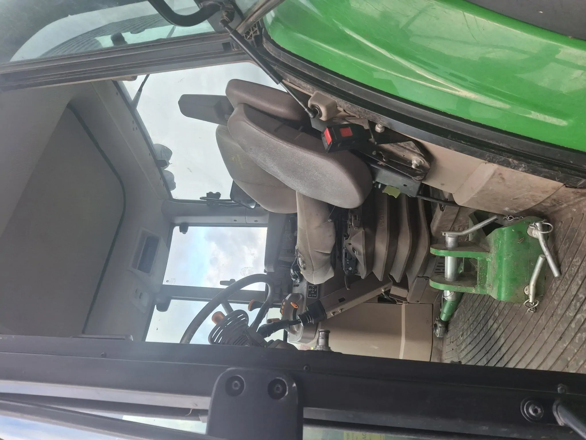 Image JOHN DEERE 6110M