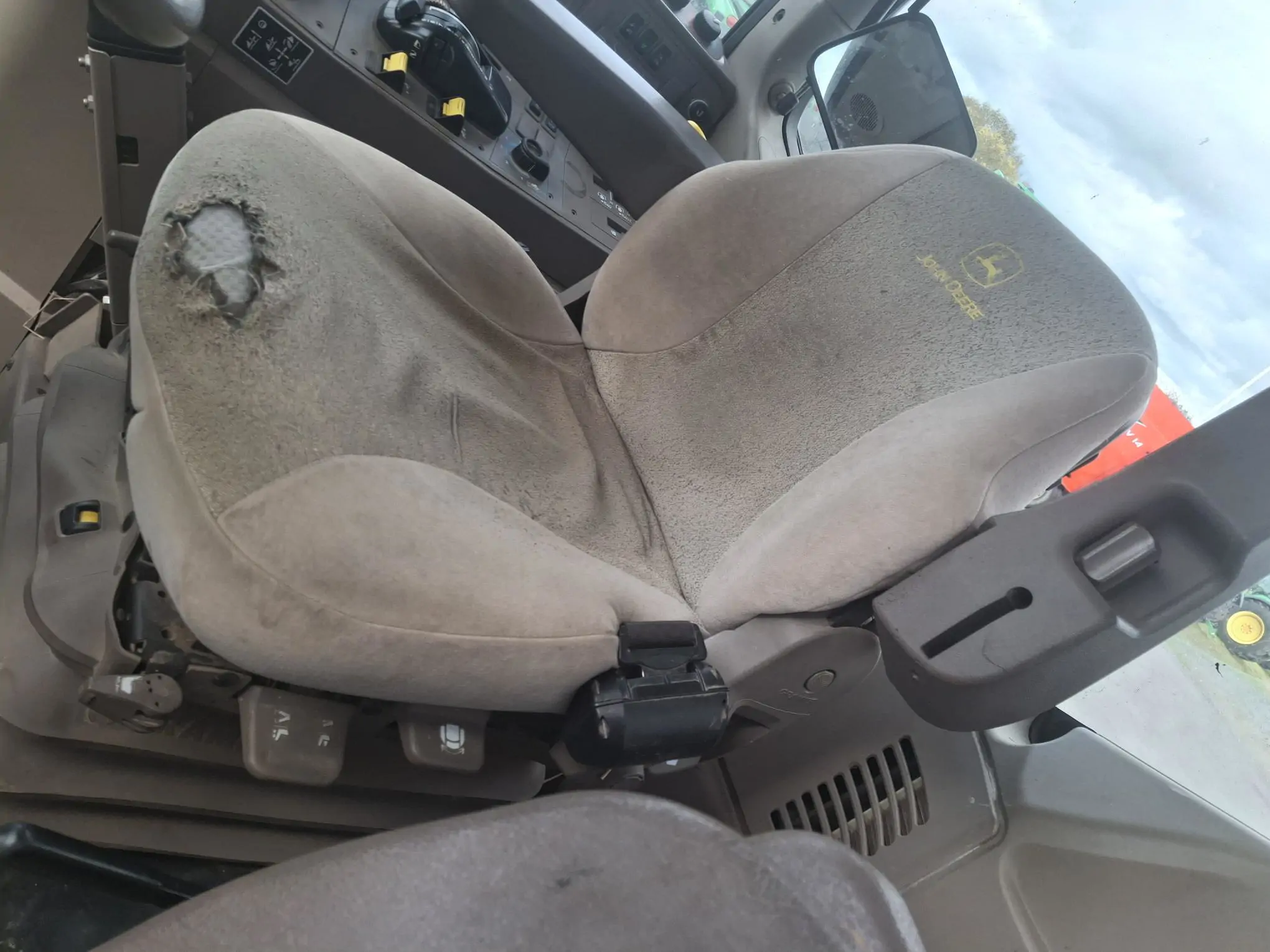 Image JOHN DEERE 6110M