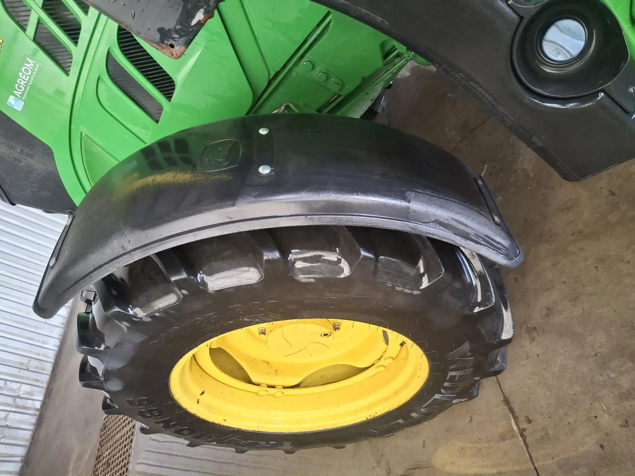 Image JOHN DEERE 6110M