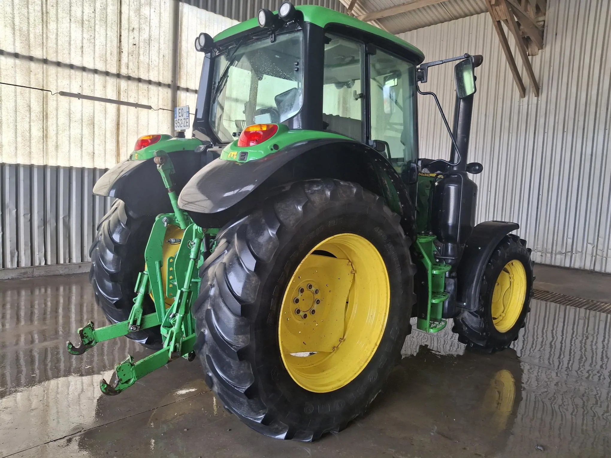 Image JOHN DEERE 6110M