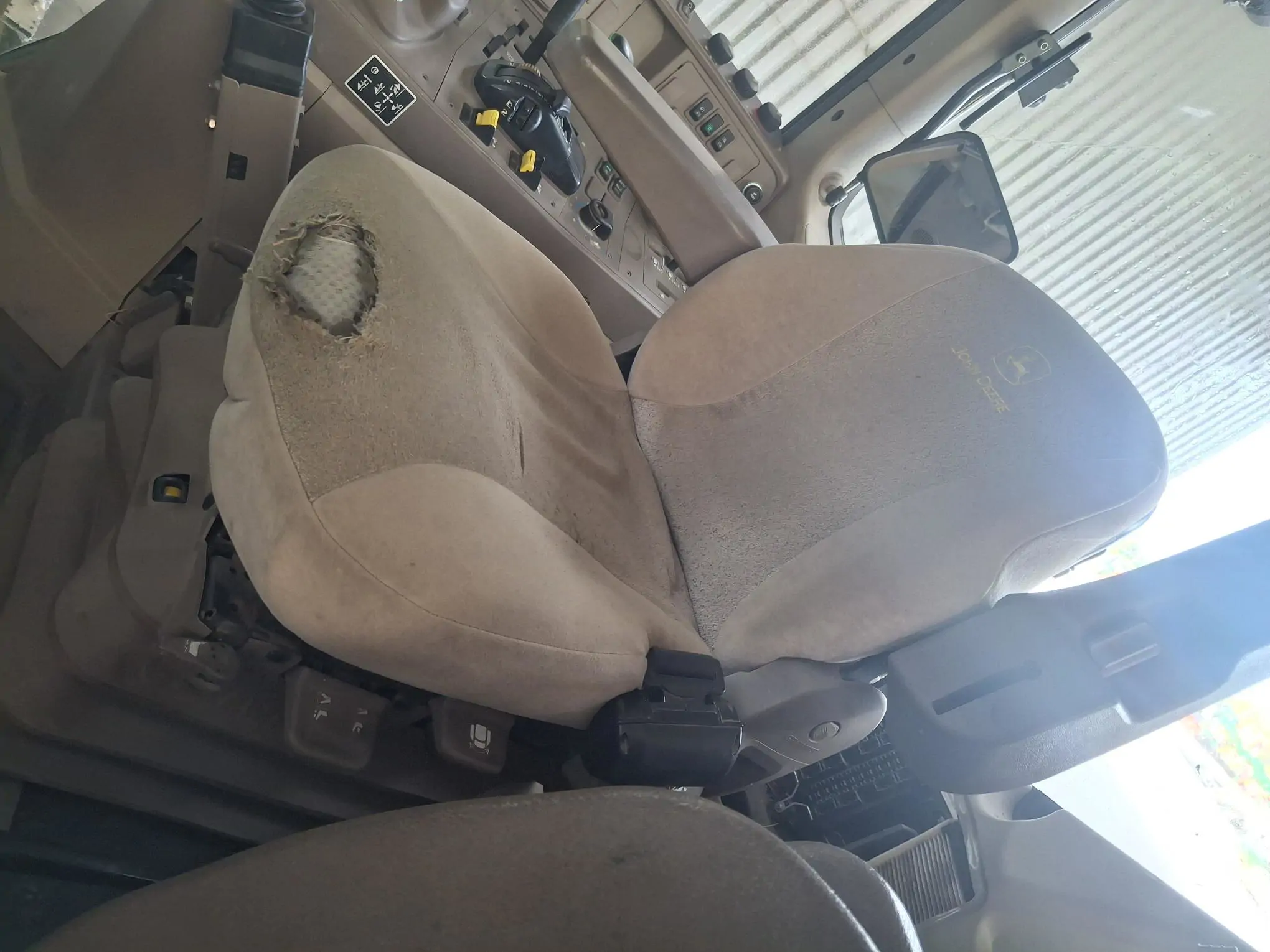 Image JOHN DEERE 6110M