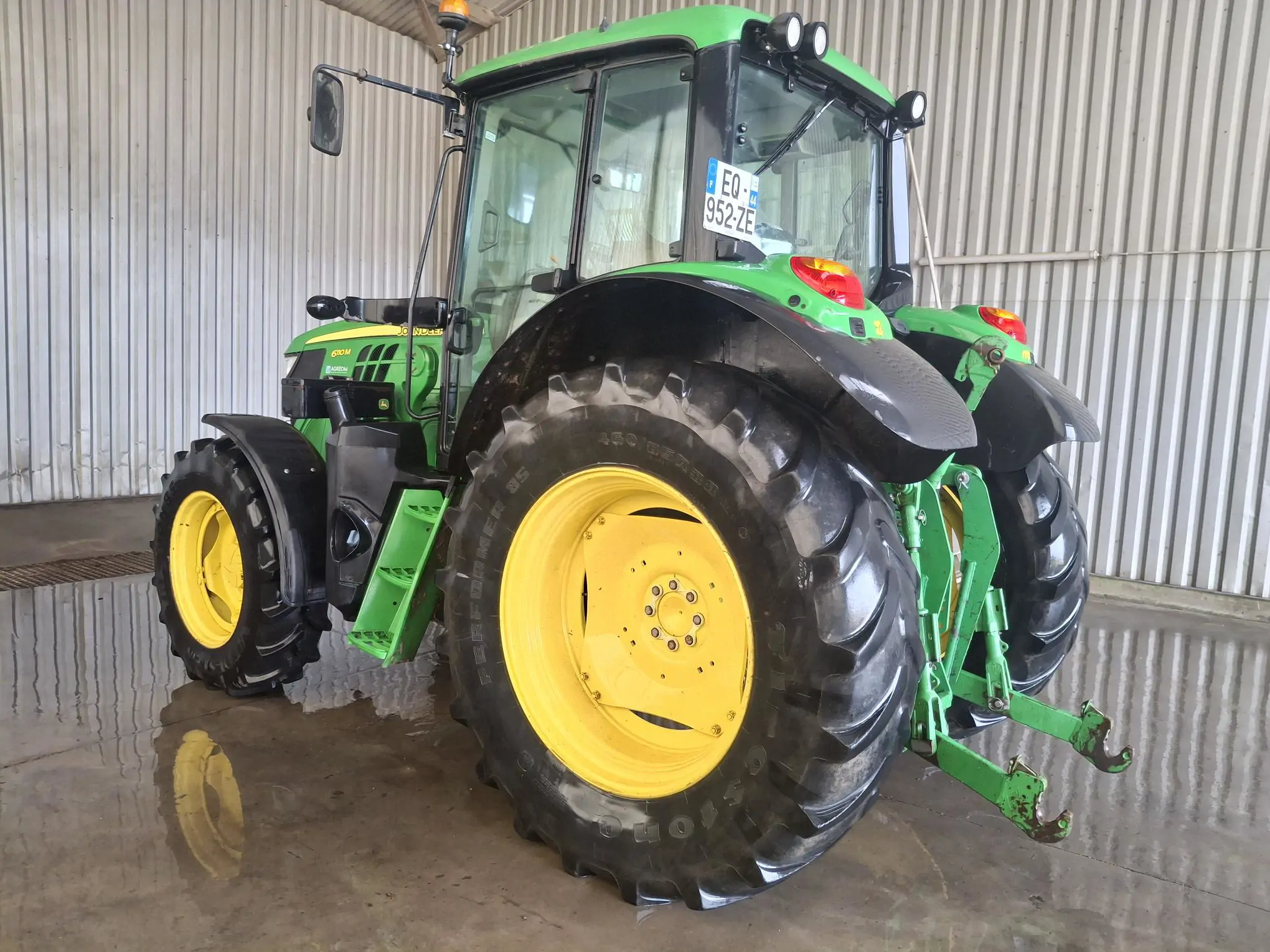 Image JOHN DEERE 6110M