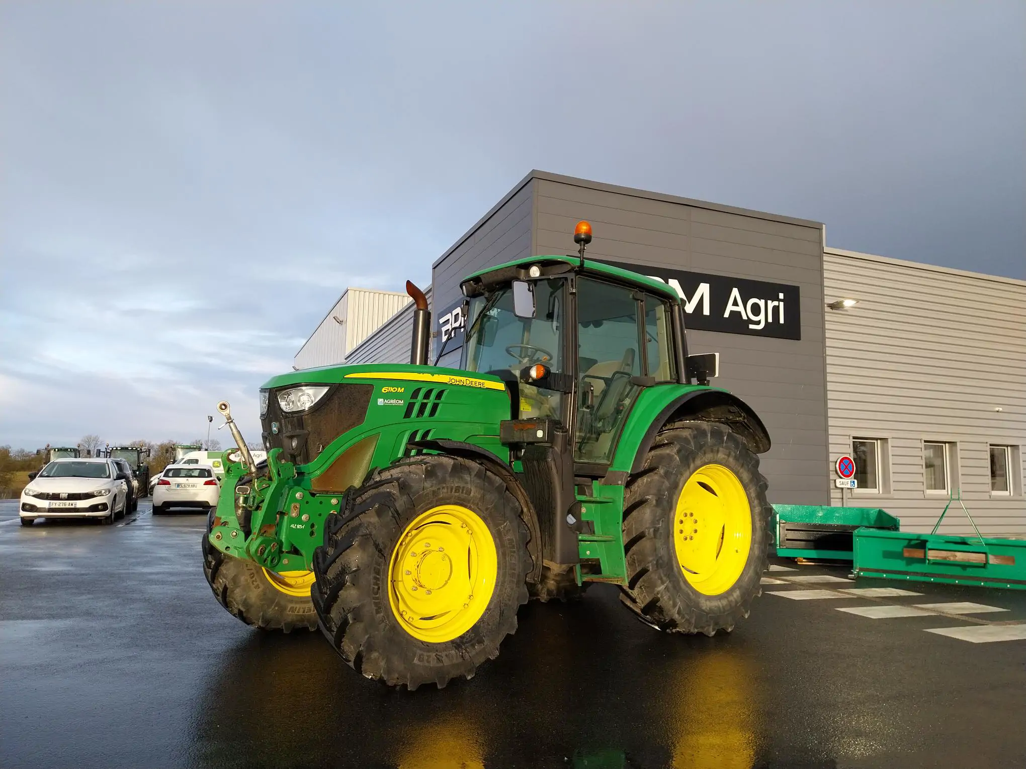 Image JOHN DEERE 6110M