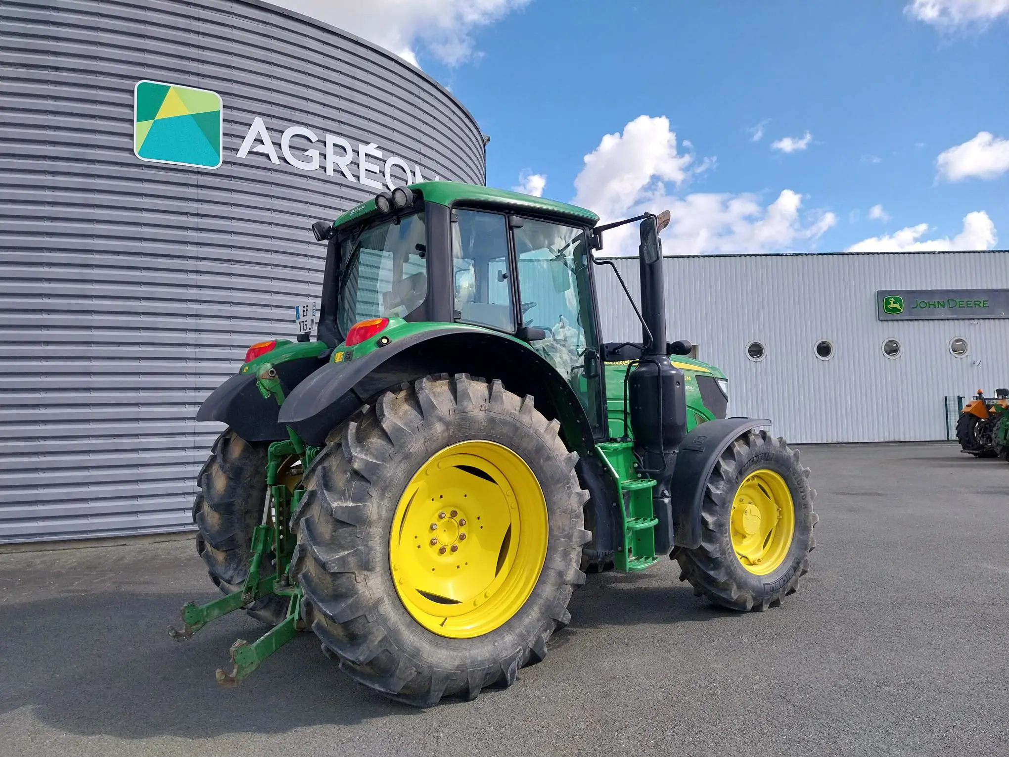 Image JOHN DEERE 6110M