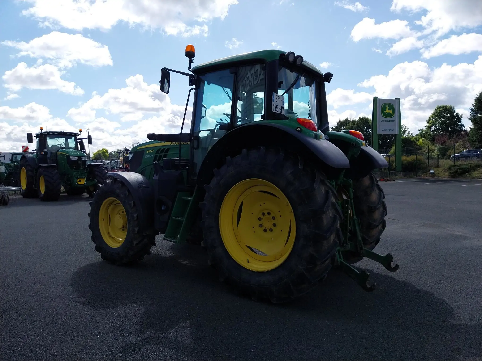 Image JOHN DEERE 6110M
