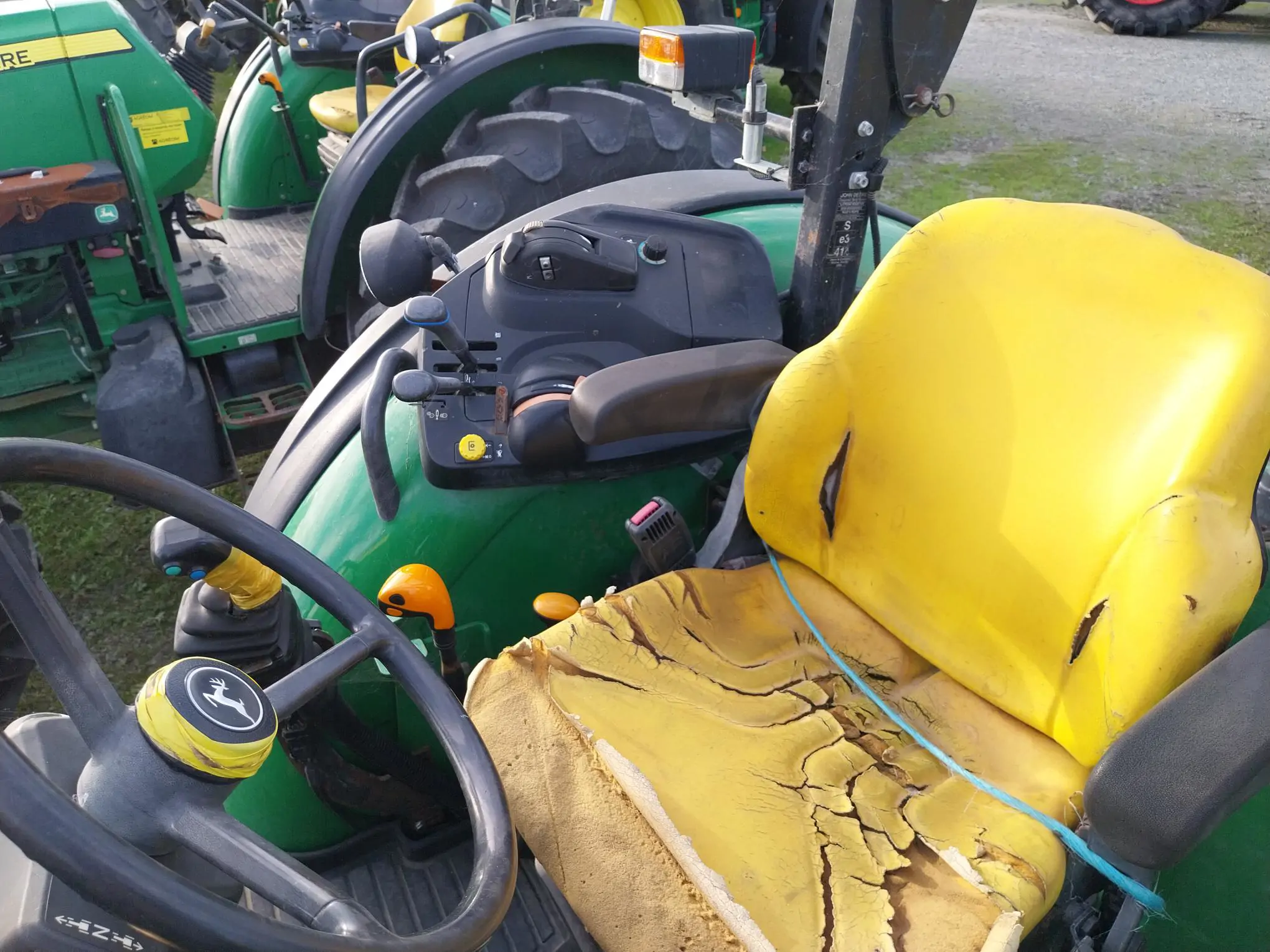 Image JOHN DEERE 5085M CADRE