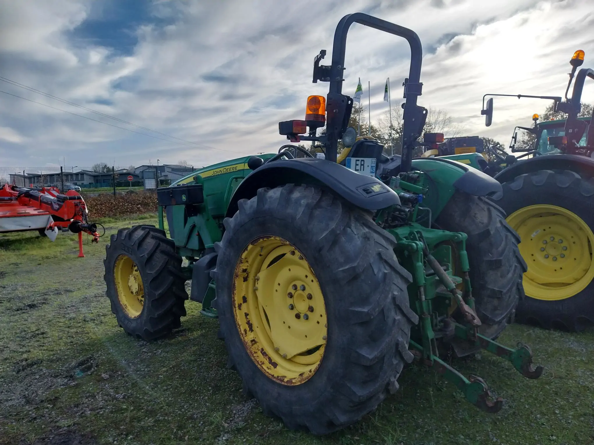 Image JOHN DEERE 5085M CADRE