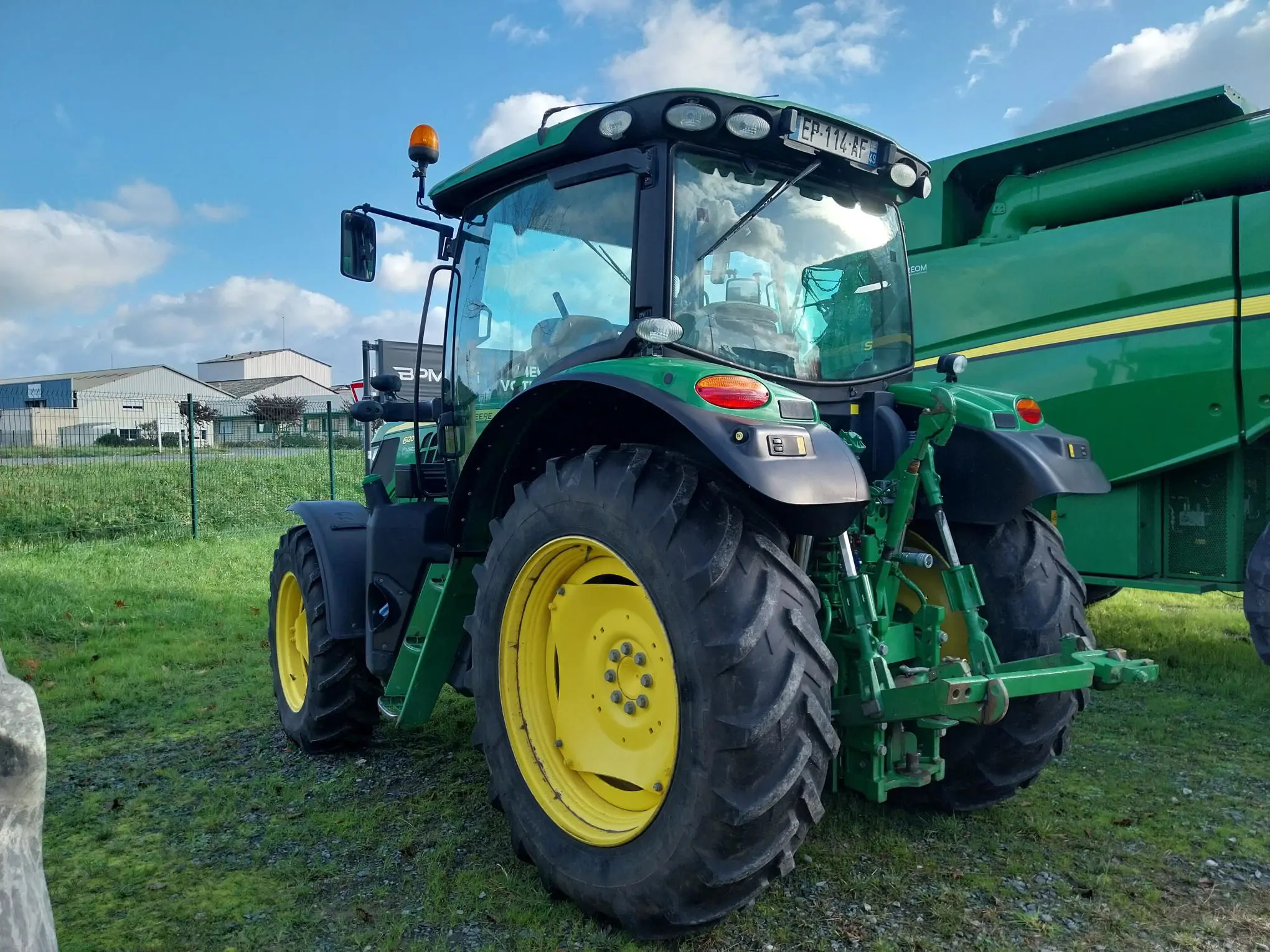 Image JOHN DEERE 6120R