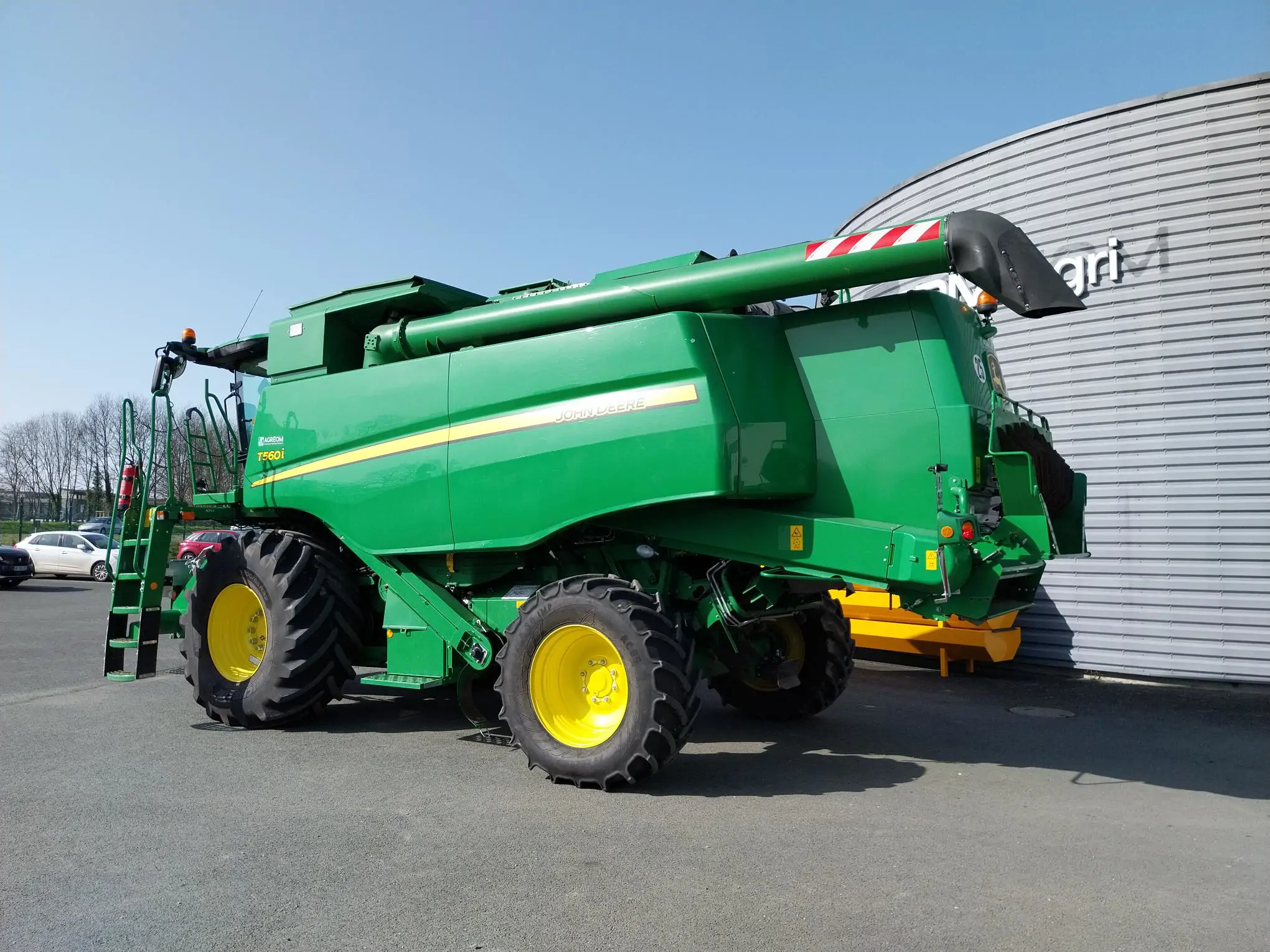 Image JOHN DEERE T560
