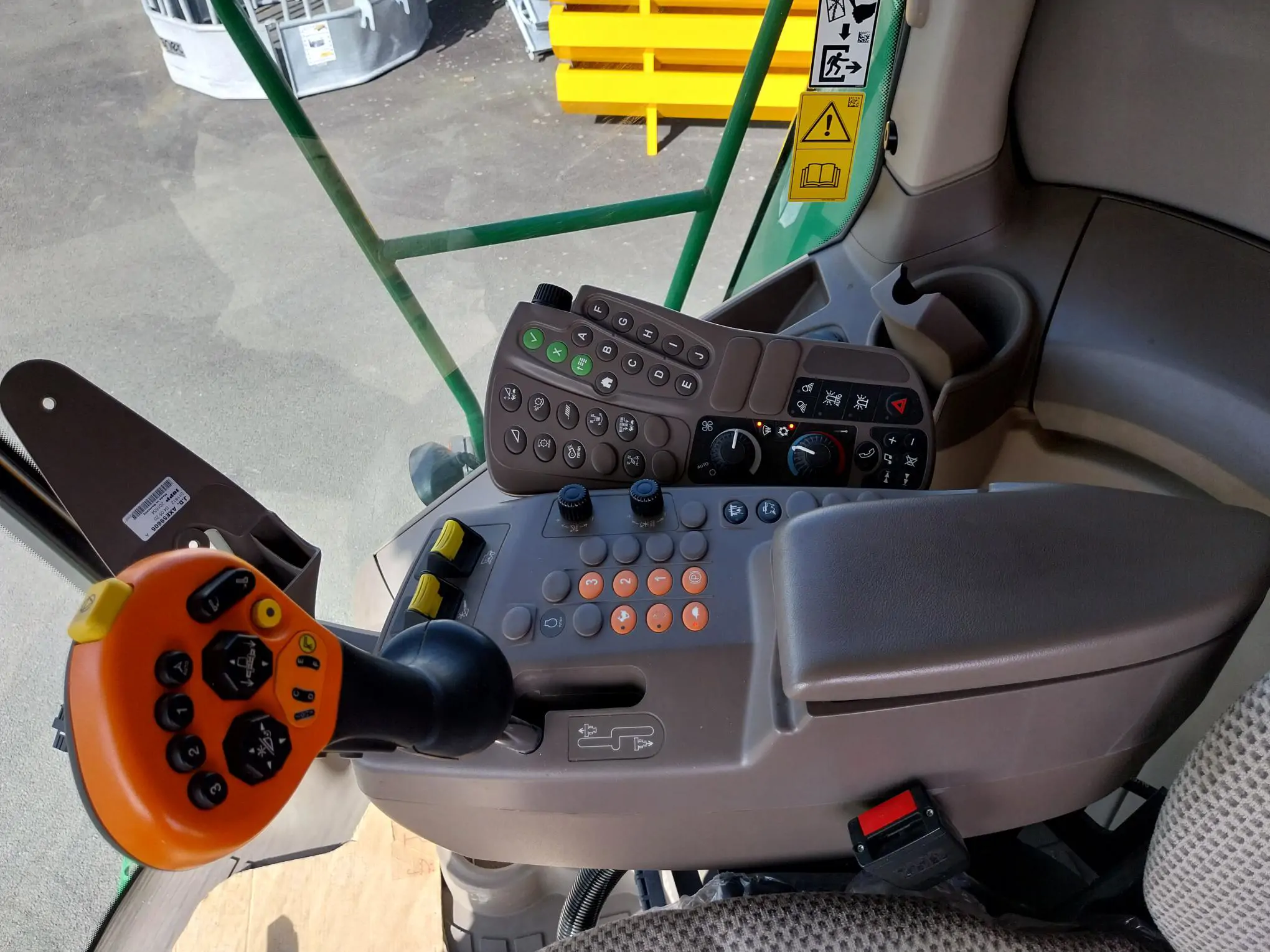 Image JOHN DEERE T560