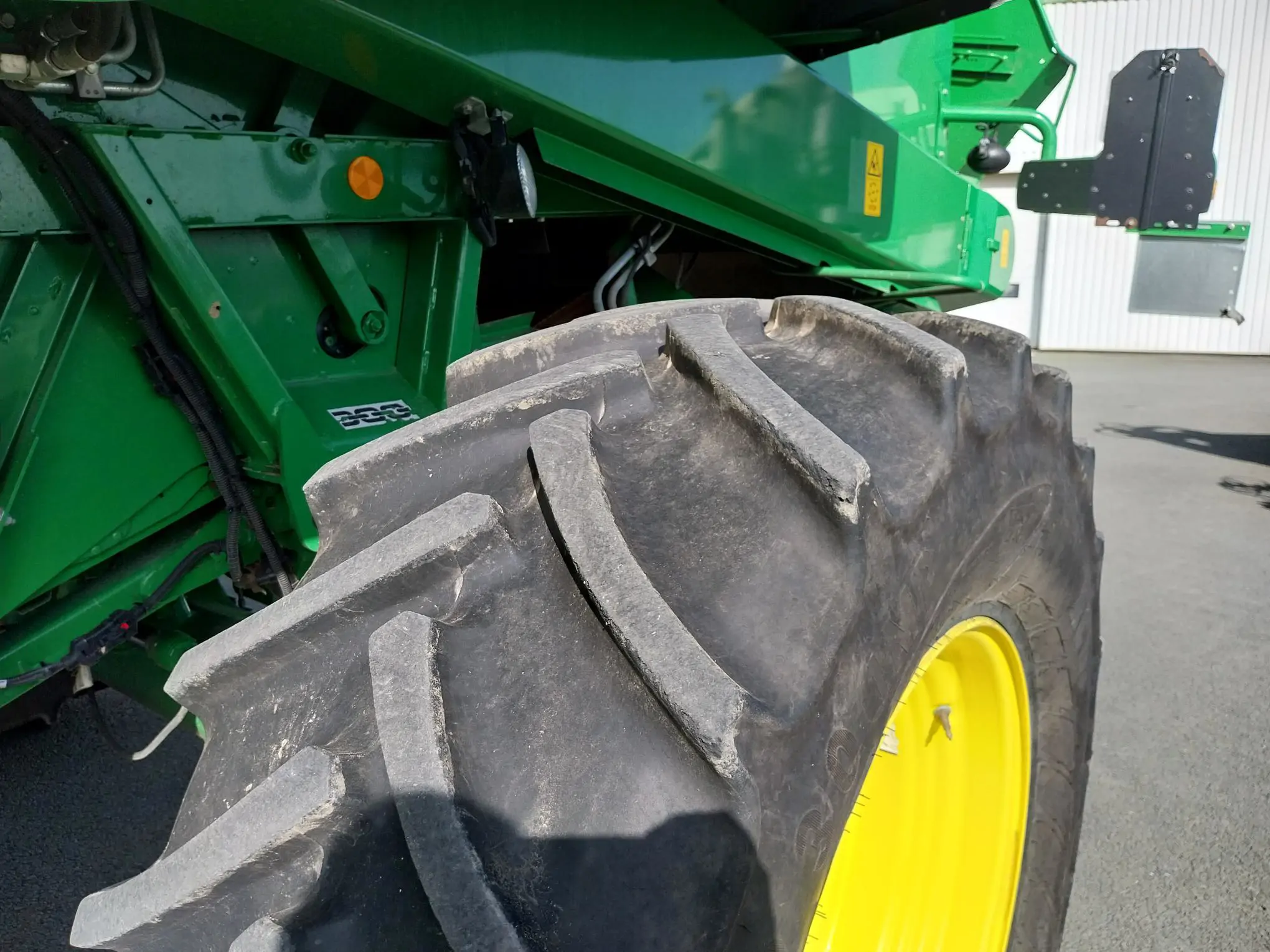 Image JOHN DEERE T560