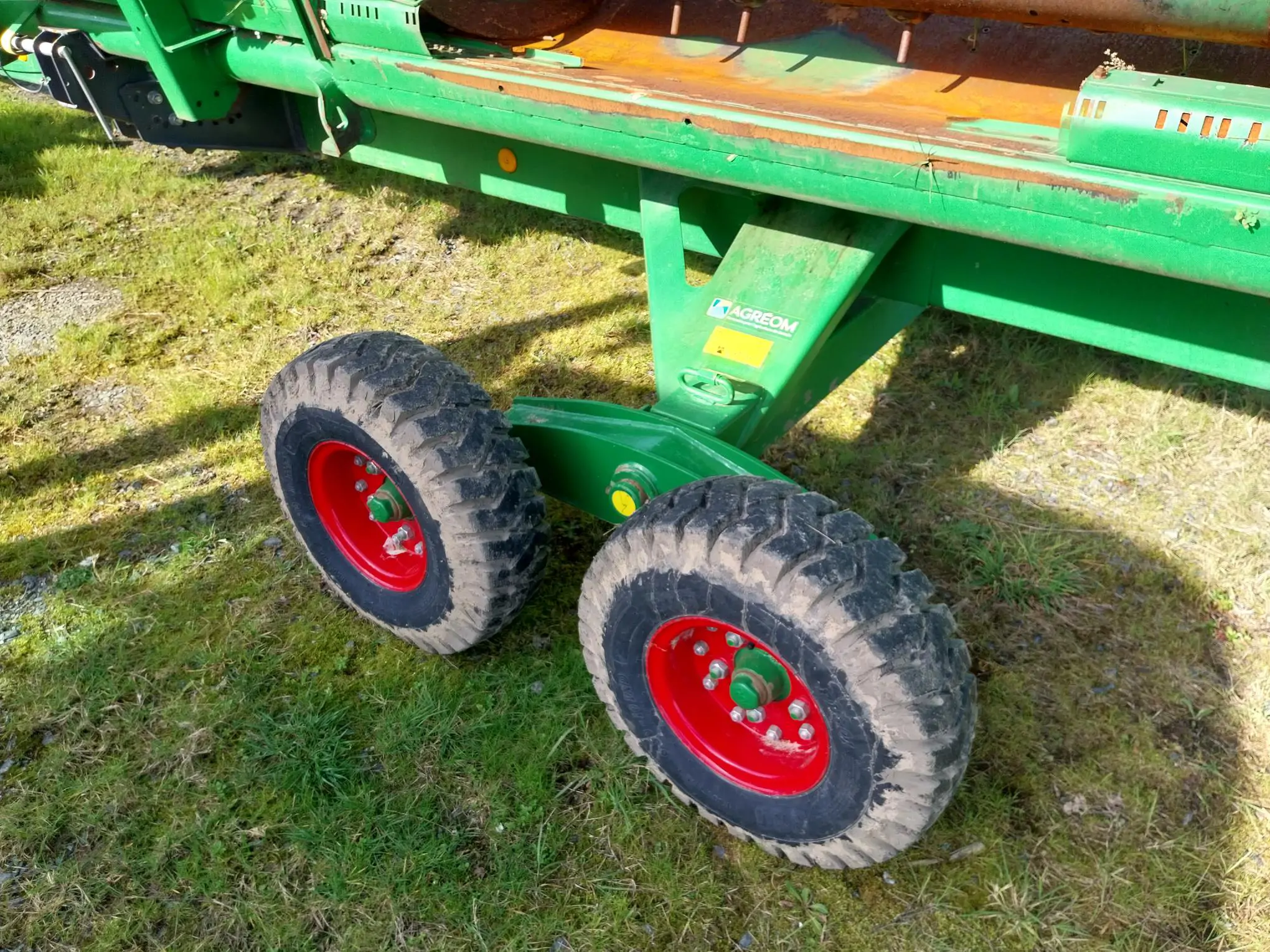 Image JOHN DEERE T560
