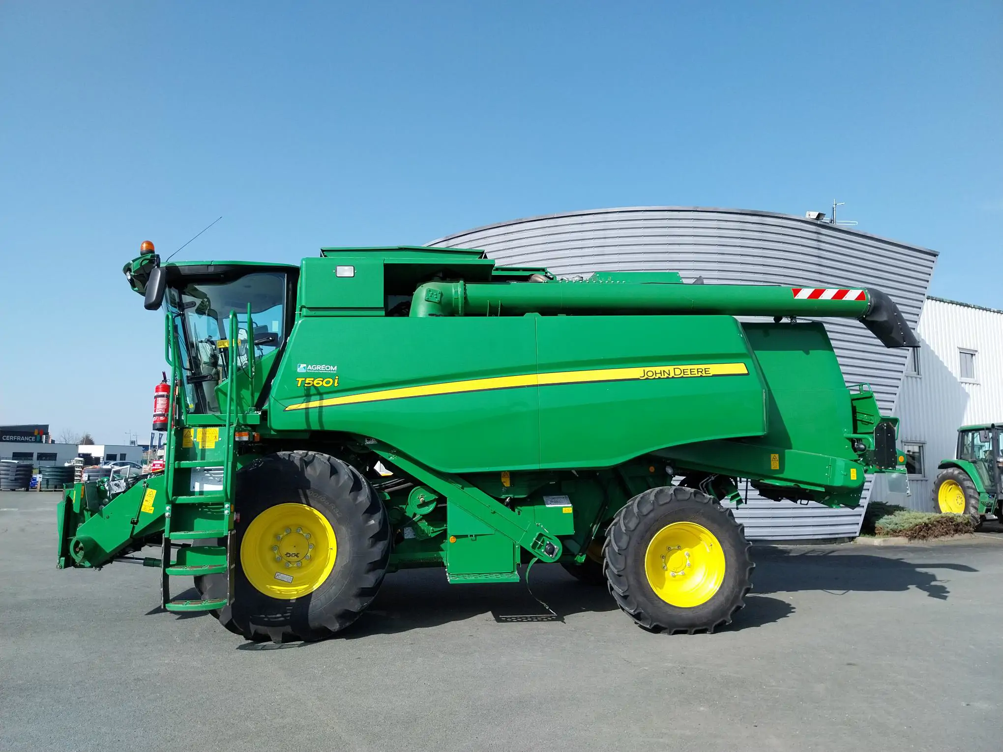 Image JOHN DEERE T560