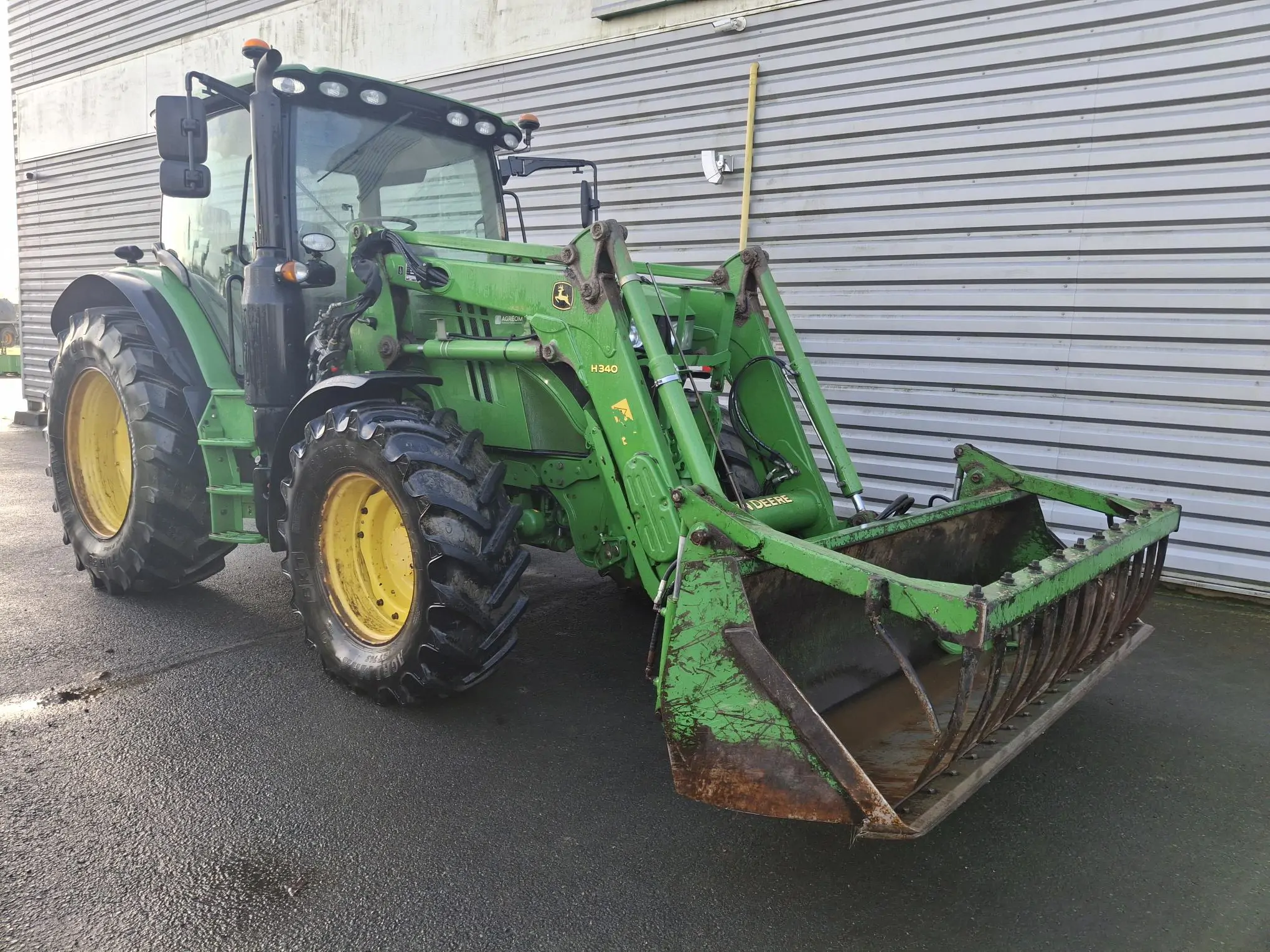 Photo JOHN DEERE 6130R