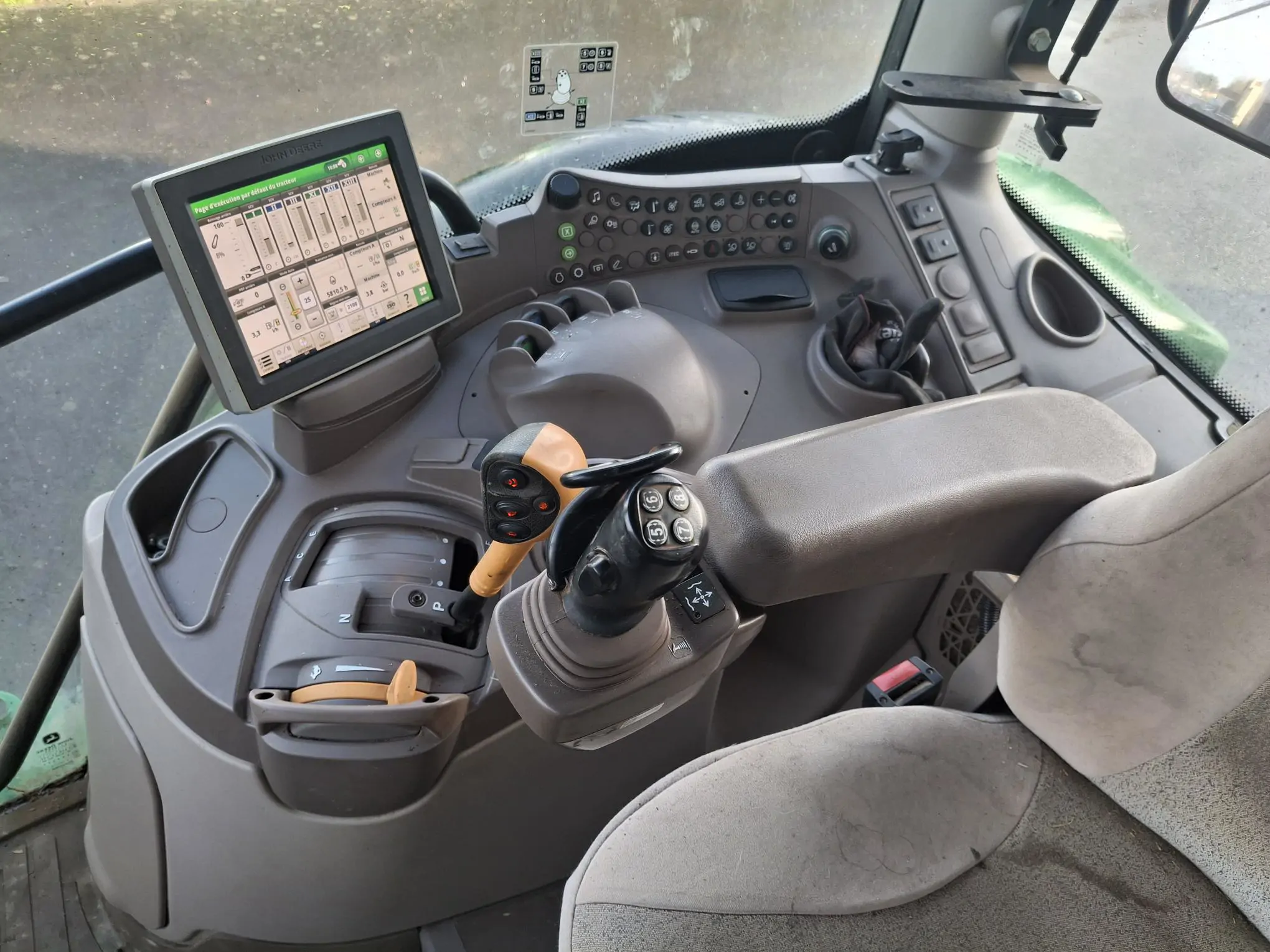 Image JOHN DEERE 6130R