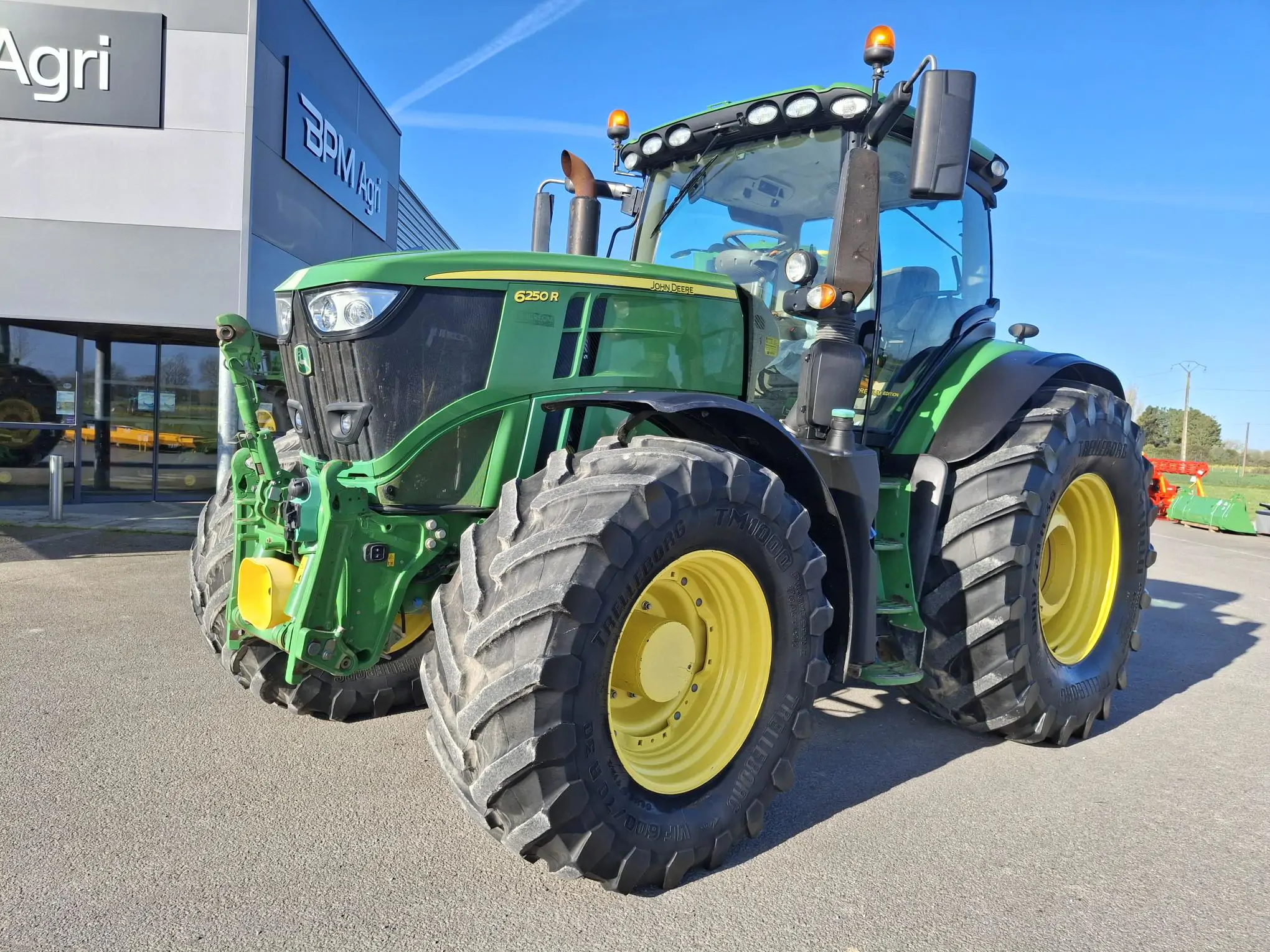 Photo JOHN DEERE 6250R
